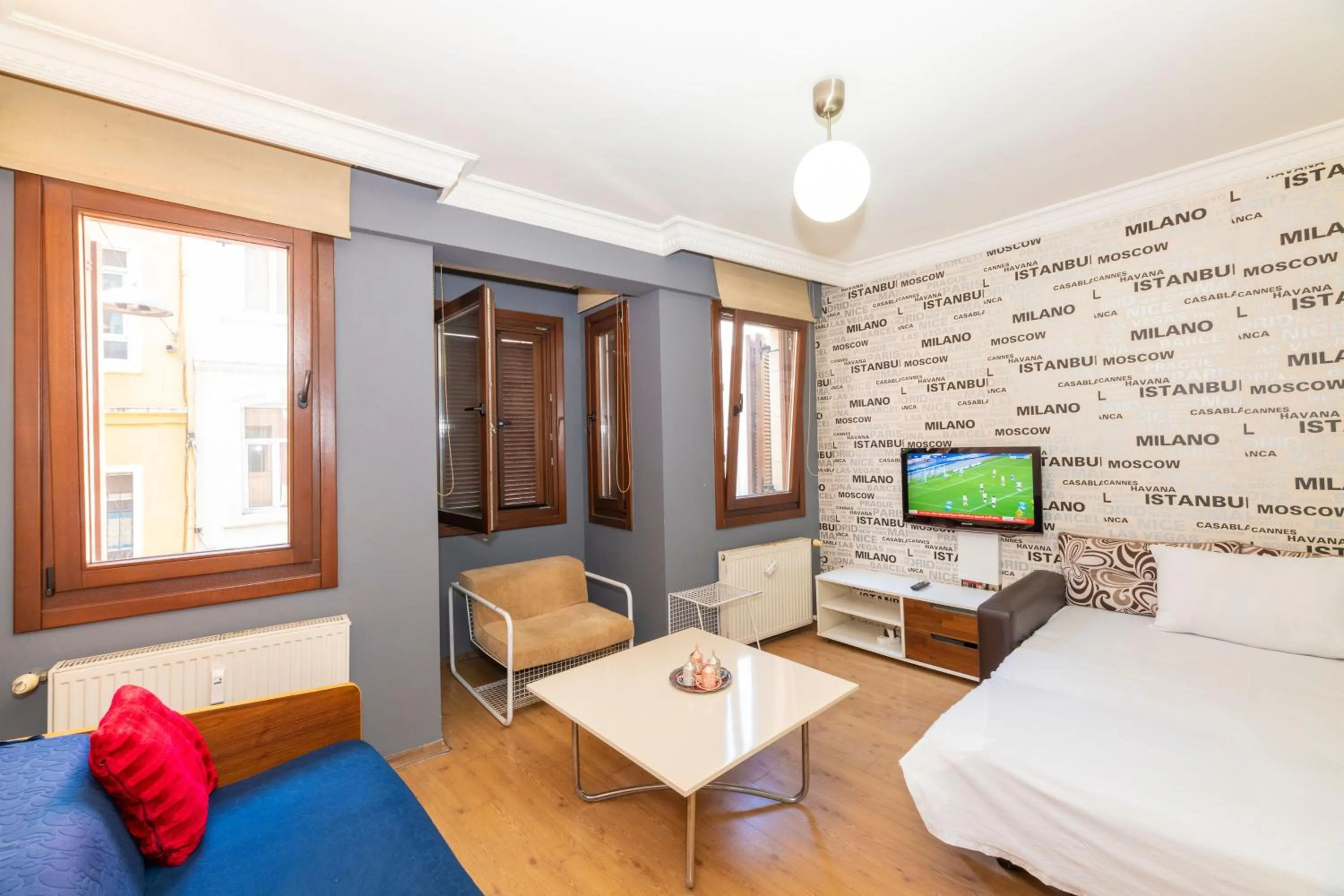 Living room in GRAND OPERA HOTEL