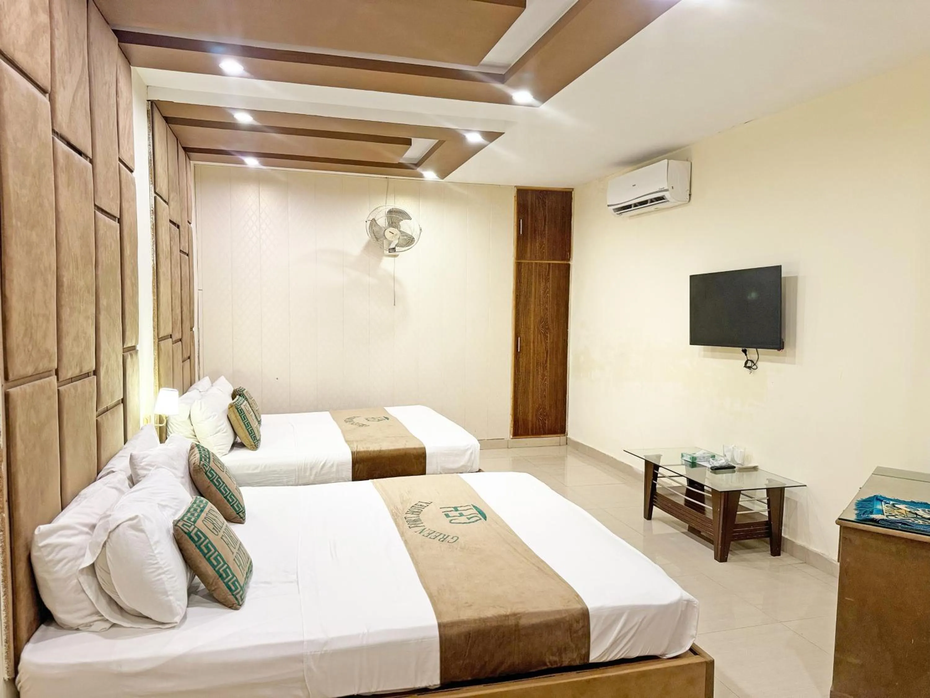 Bed in Hotel Green Fort Gulberg