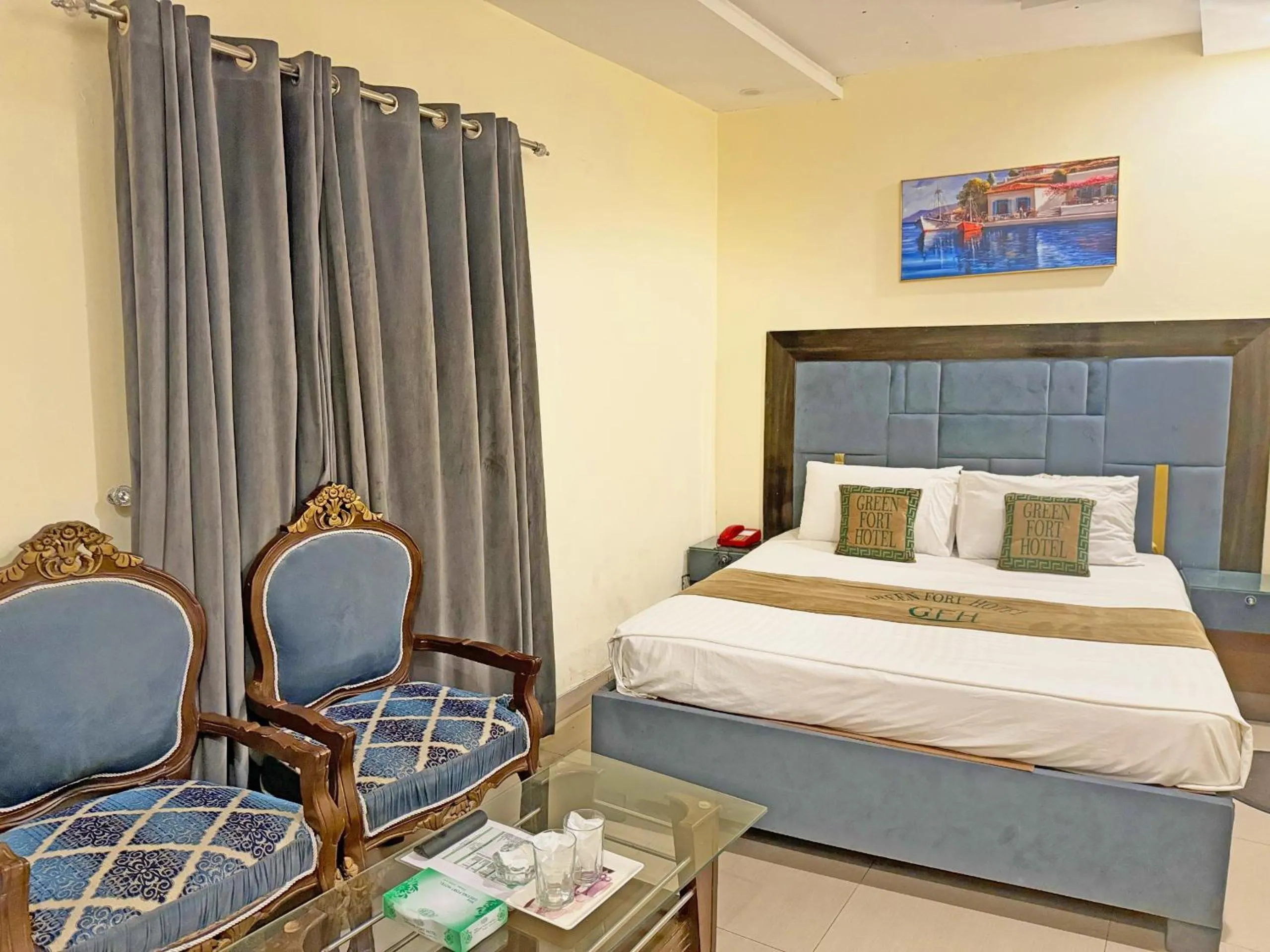 Bed in Hotel Green Fort Gulberg