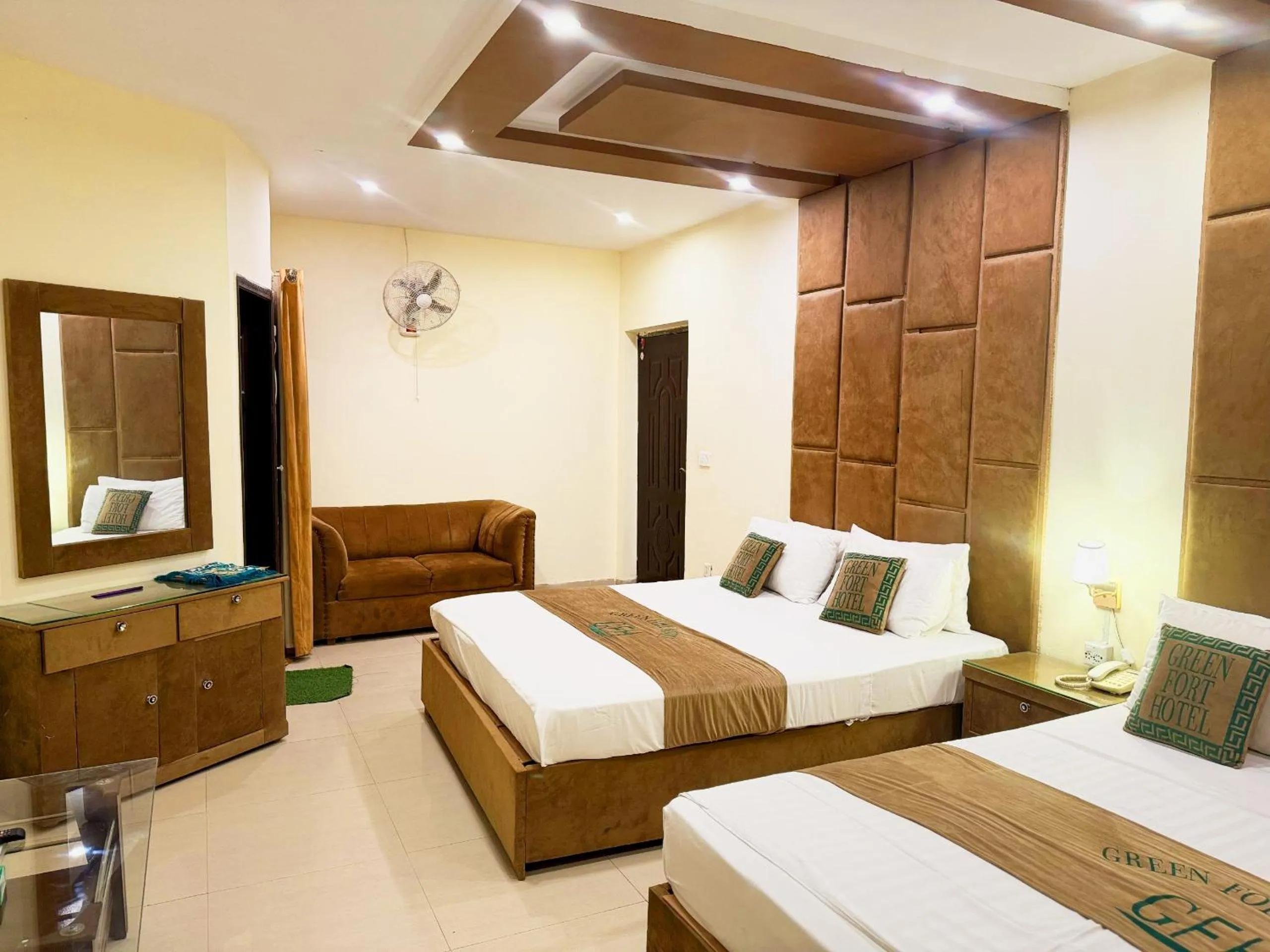 Bed in Hotel Green Fort Gulberg