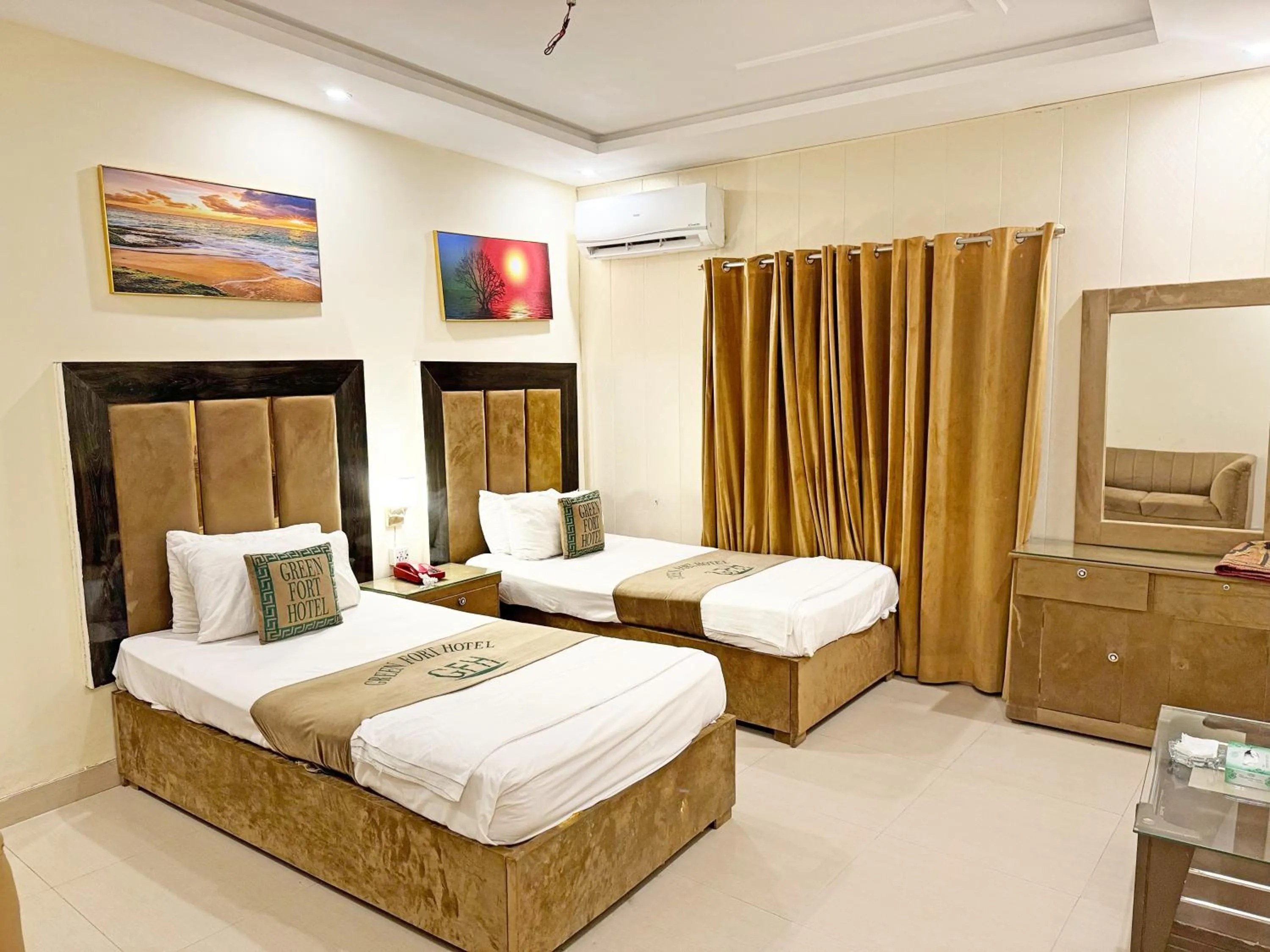 Bed in Hotel Green Fort Gulberg