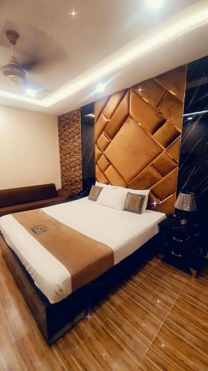 Bed in Hotel Green Fort Gulberg
