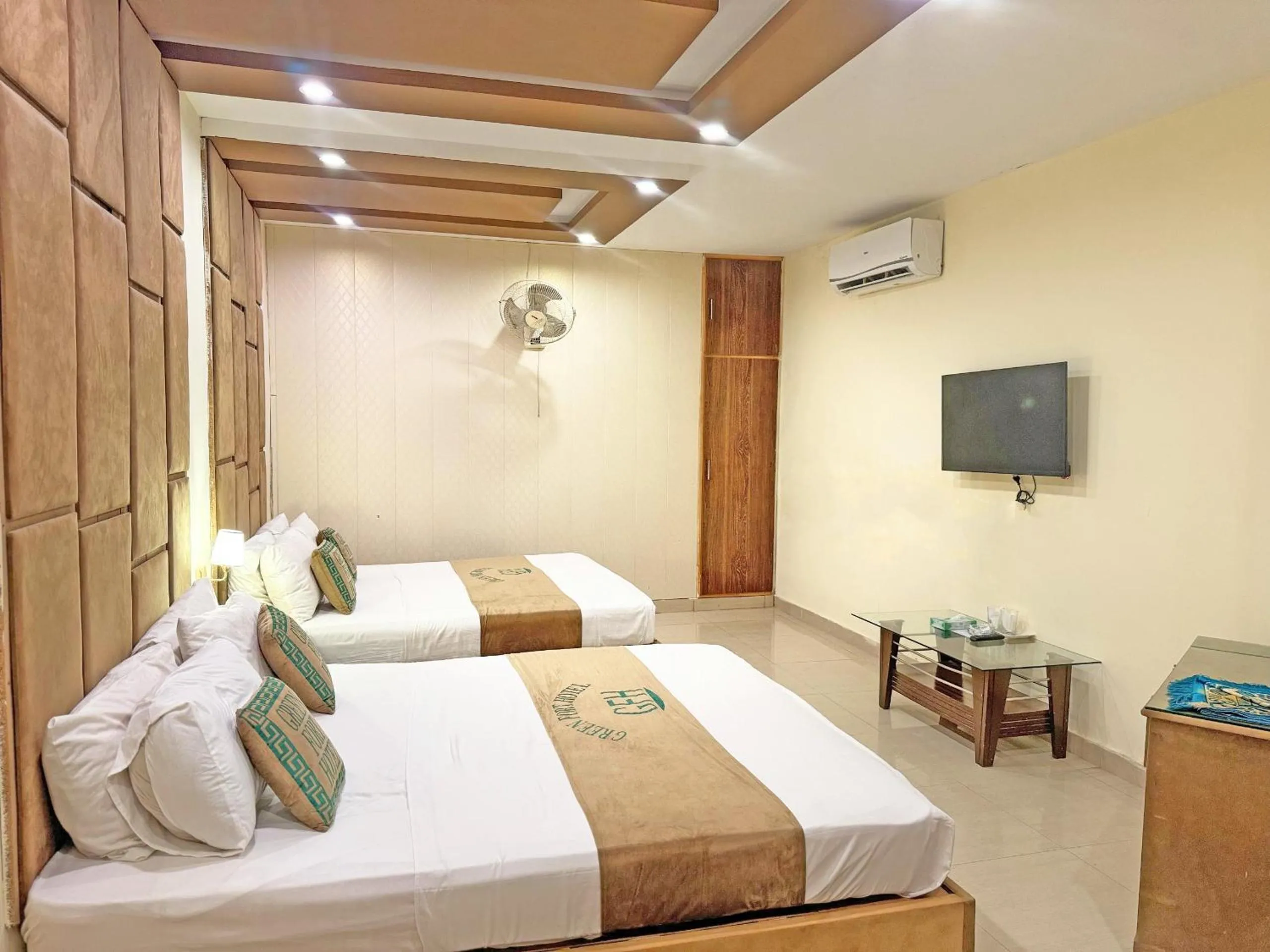 Bed in Hotel Green Fort Gulberg