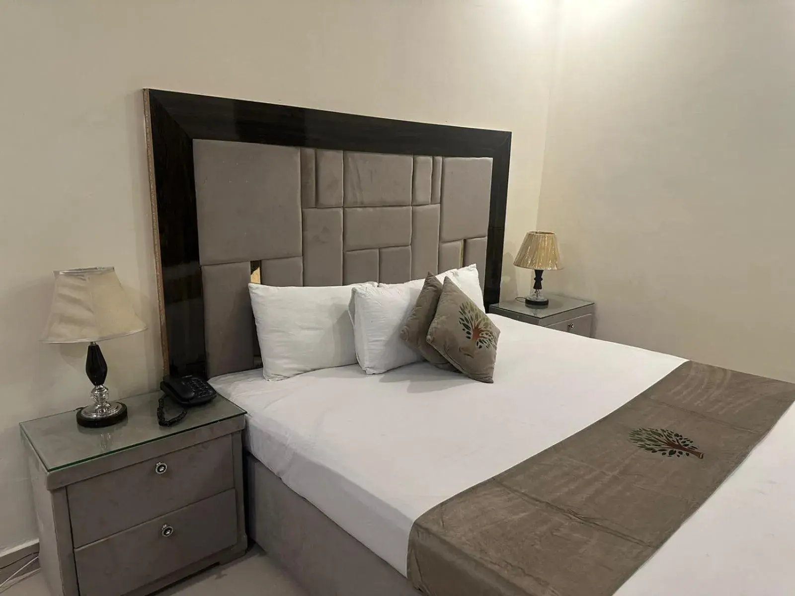 Deluxe Family Room in Hotel Green Fort Gulberg Deluxe Family Room in Hotel Green Fort Gulberg