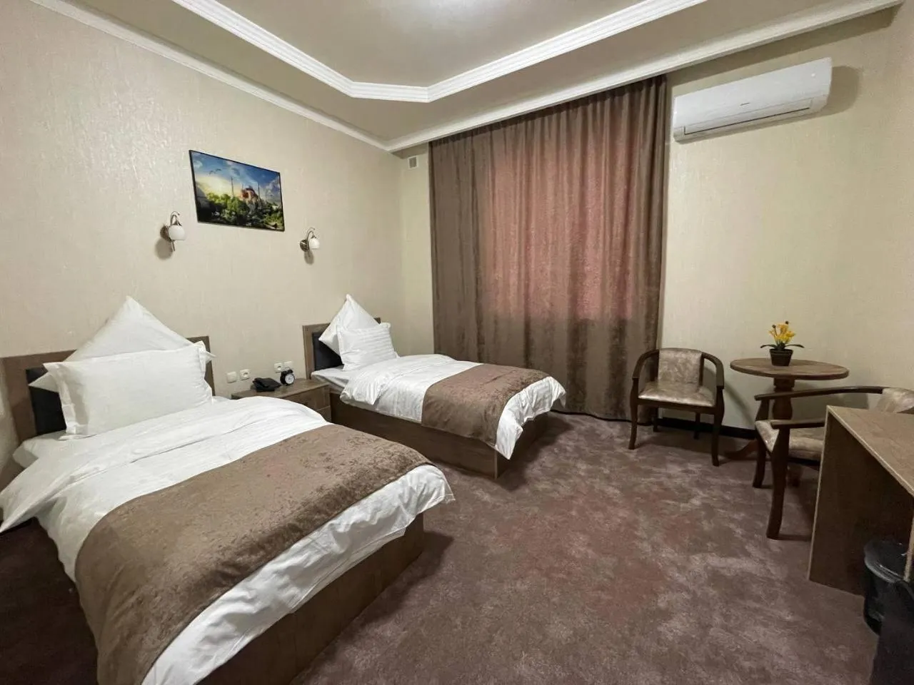 Photo of the whole room in Khan Palace Hotel