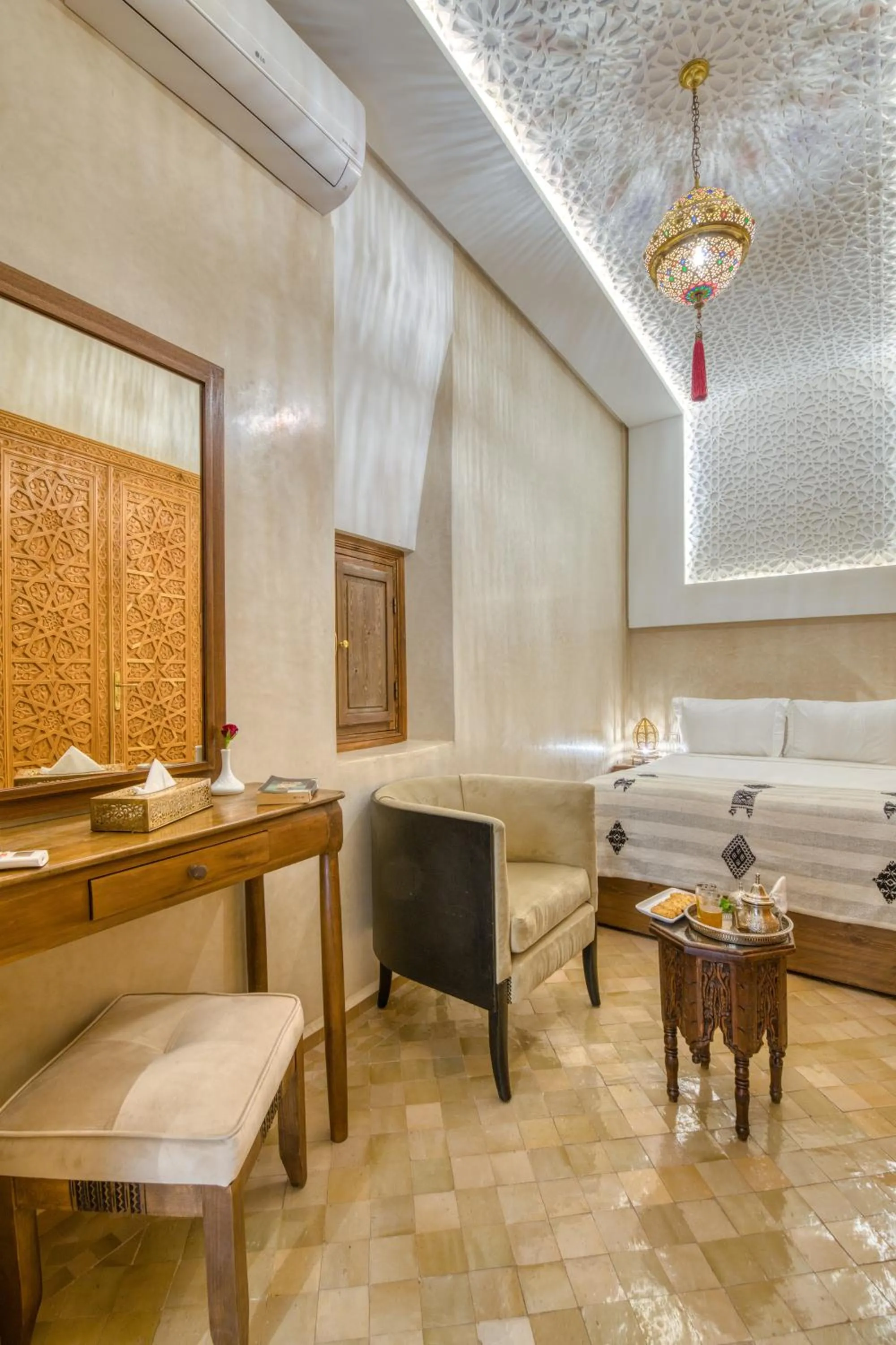 Photo of the whole room, Bed in Palais Tara & Spa