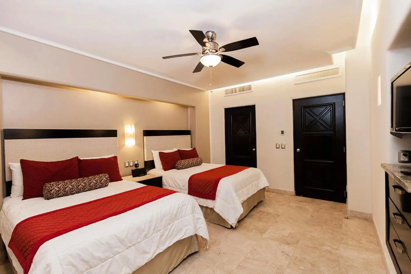Bedroom, Bed in Zafiro Beach Boutique Resort