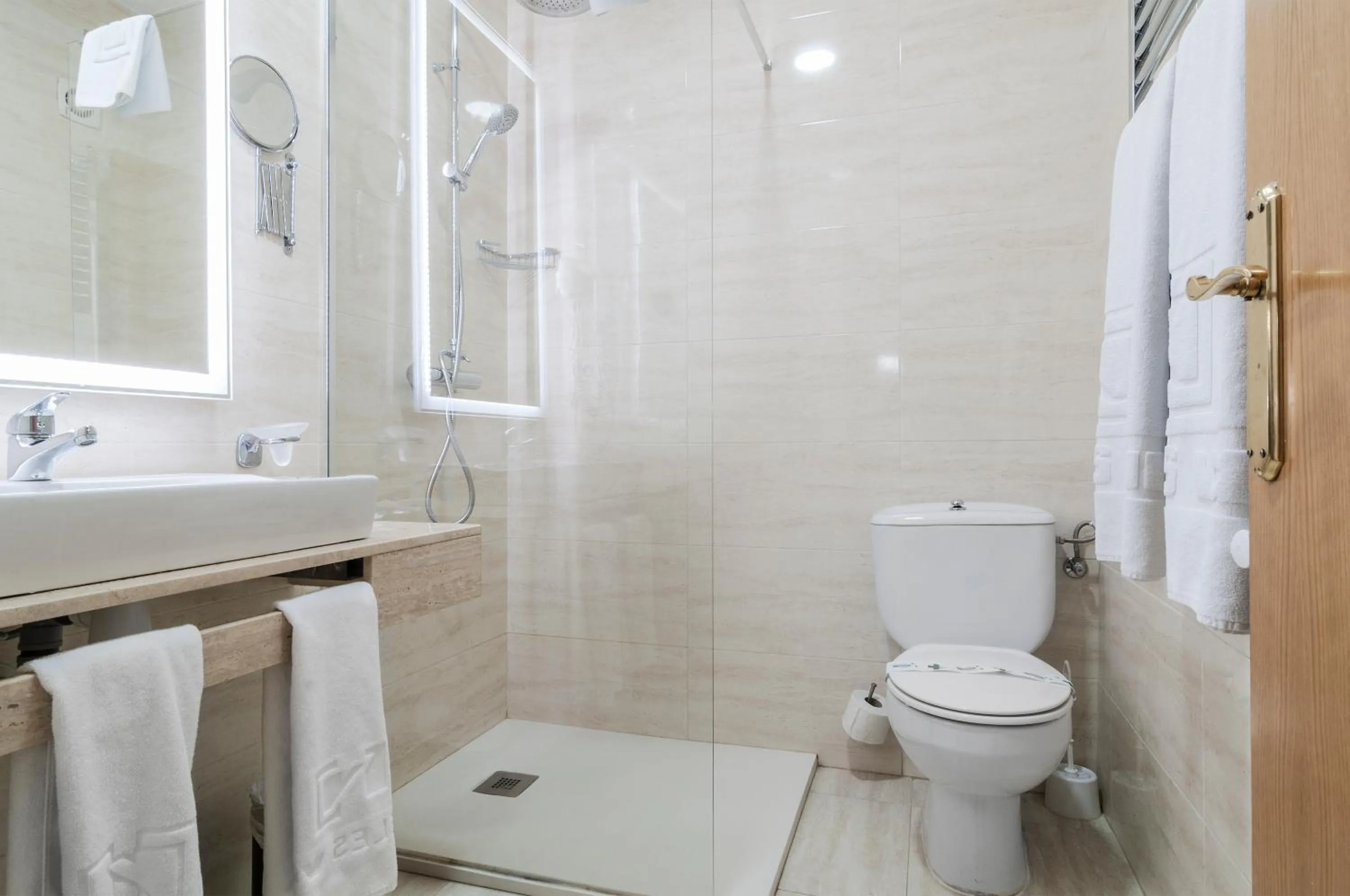 Bathroom in Hotel Sierra de Cazorla & SPA 3*