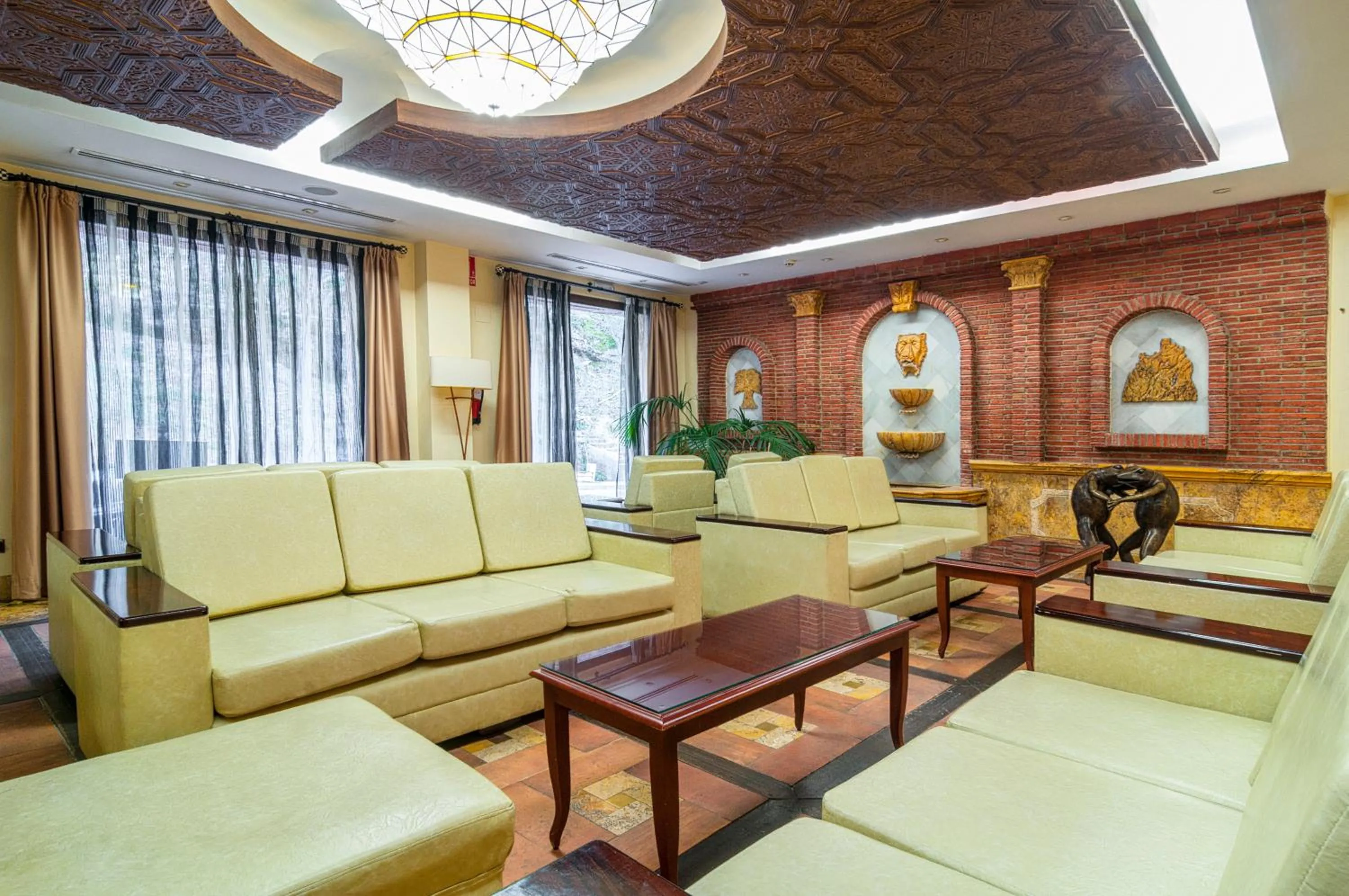 Lobby or reception in Hotel Sierra de Cazorla & SPA 3*