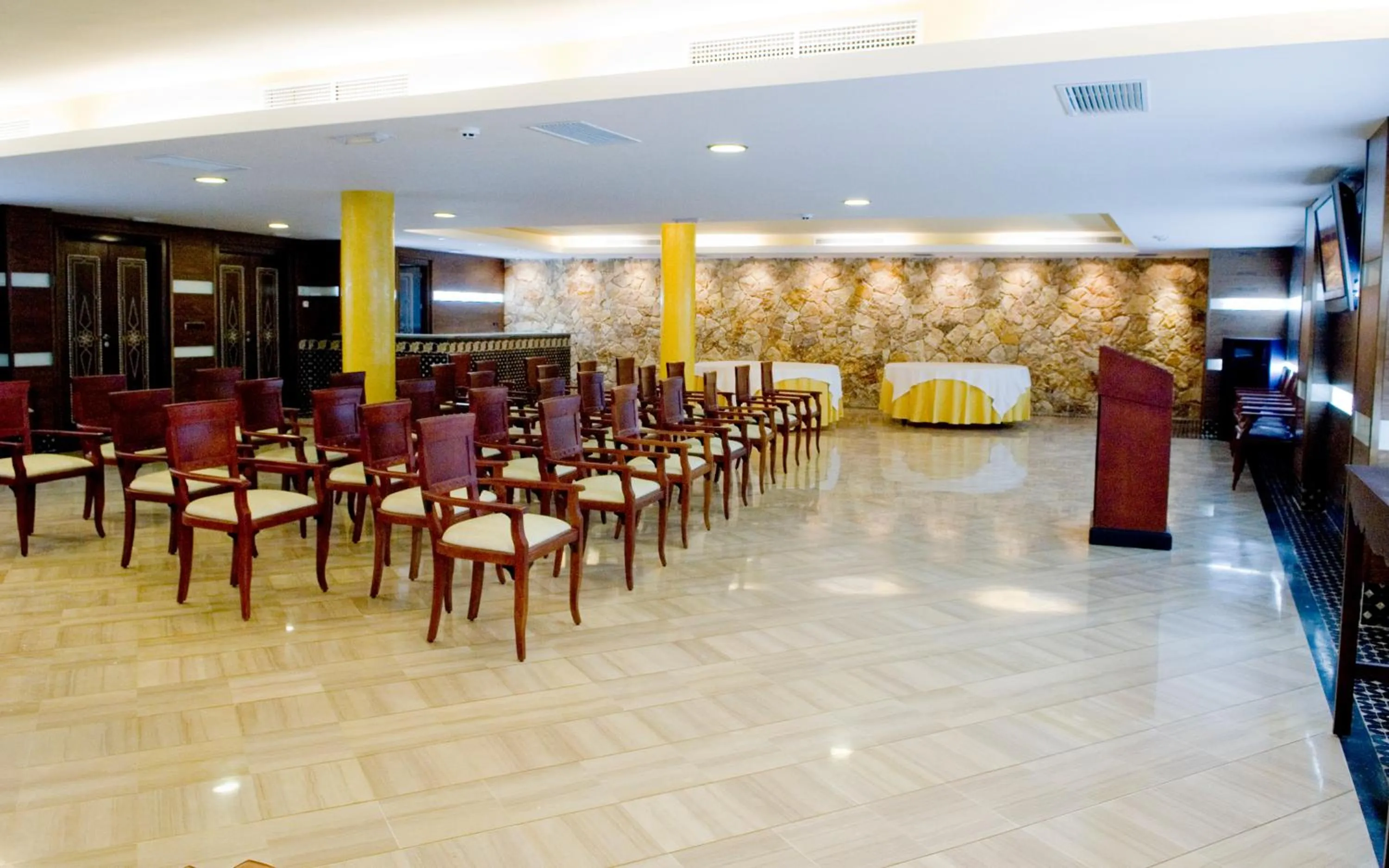 Business facilities in Hotel Sierra de Cazorla & SPA 3*
