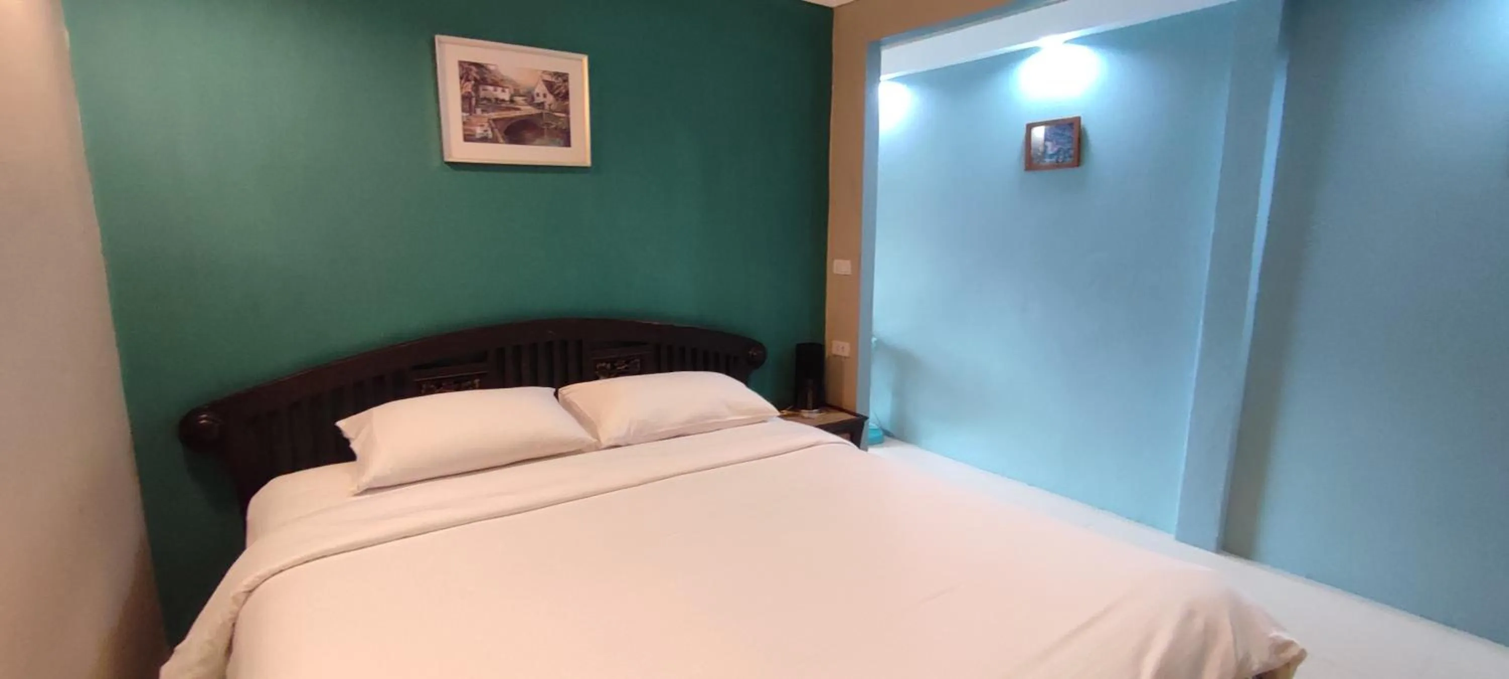 Property building, Bed in Q Zone Boutique House