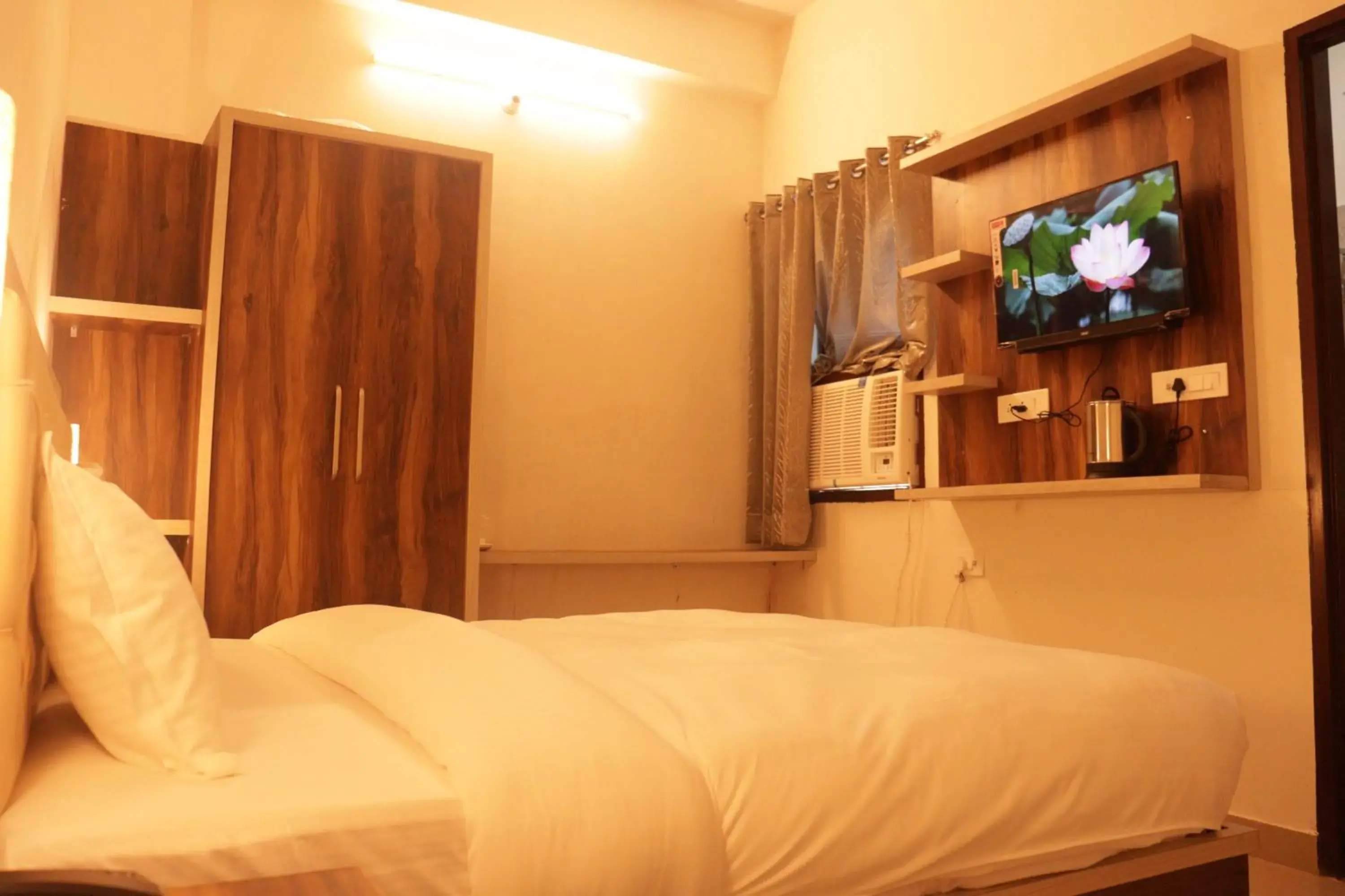 Paradise Inn Paradise Inn