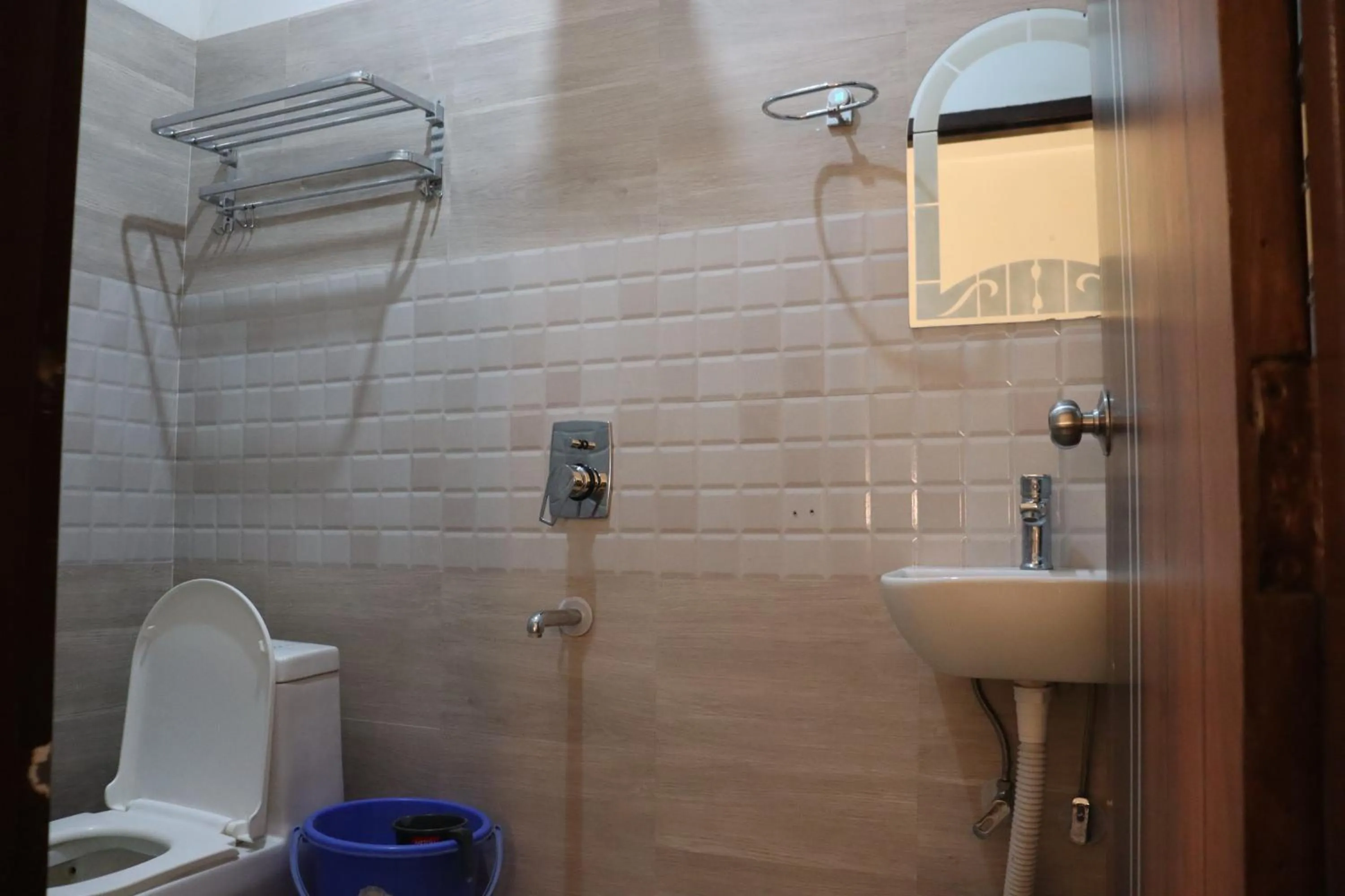 Bathroom in Paradise Inn