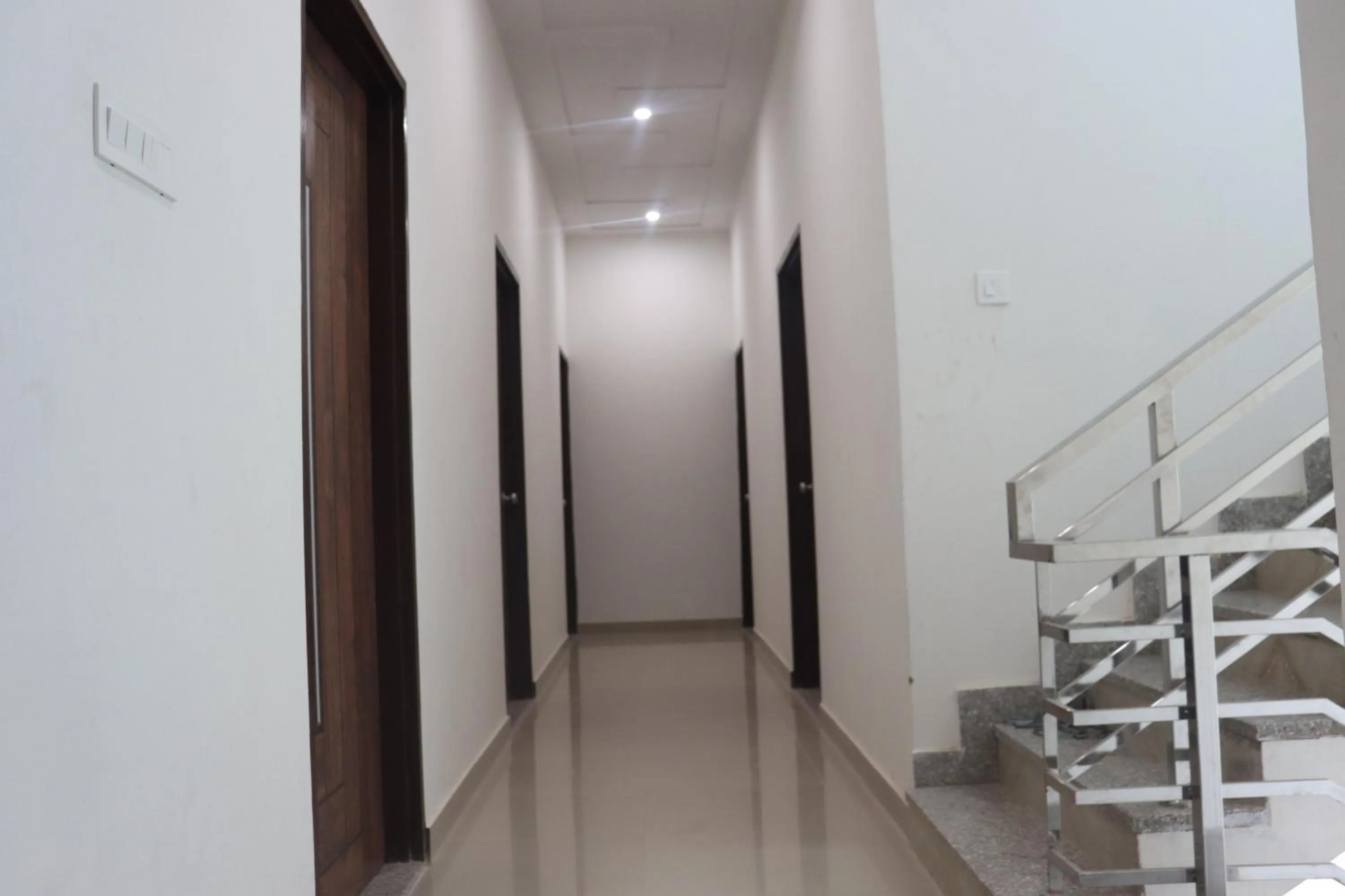 Lobby or reception in Paradise Inn