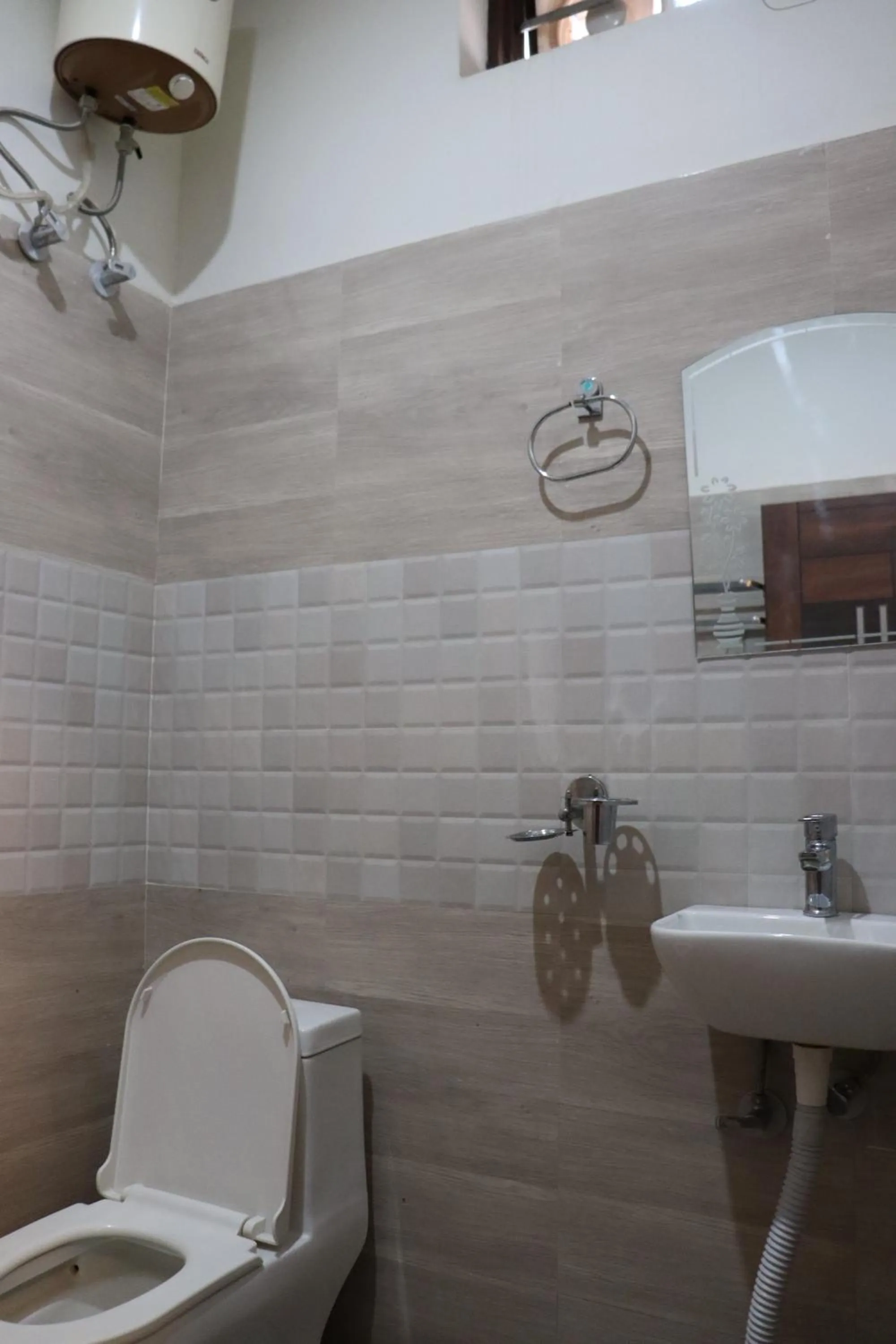 Bathroom in Paradise Inn