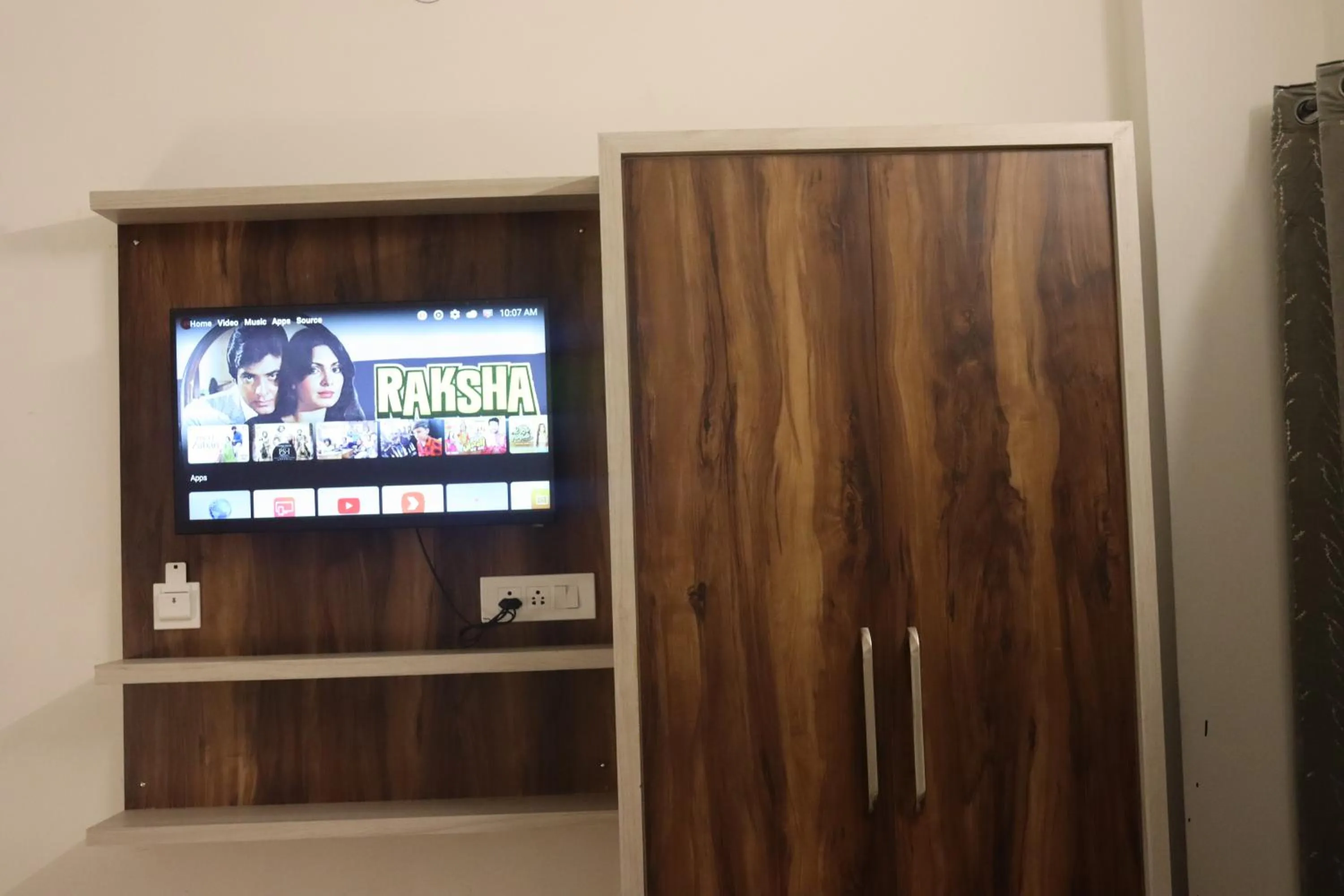 TV and multimedia in Paradise Inn