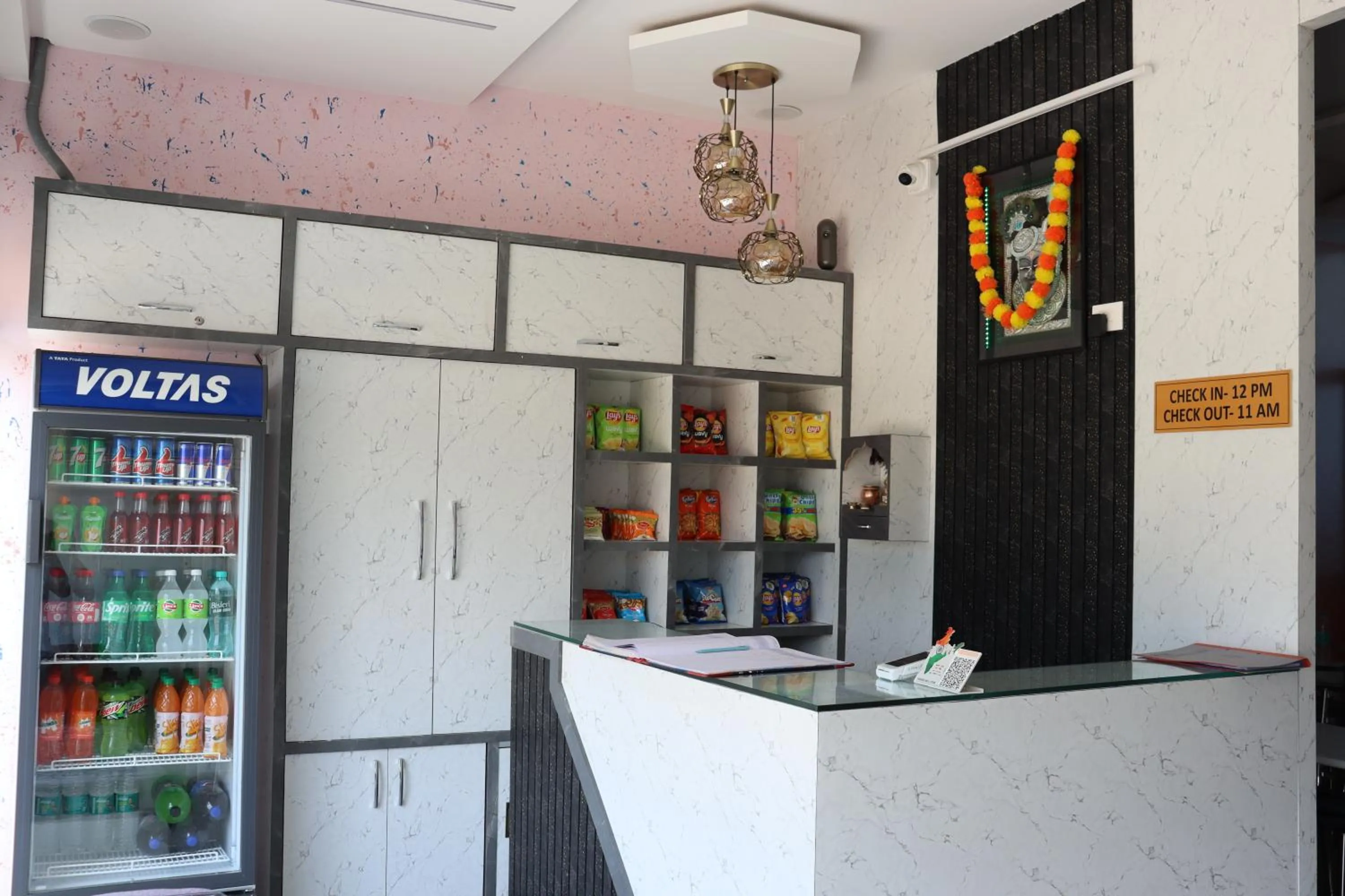 Lobby or reception in Paradise Inn