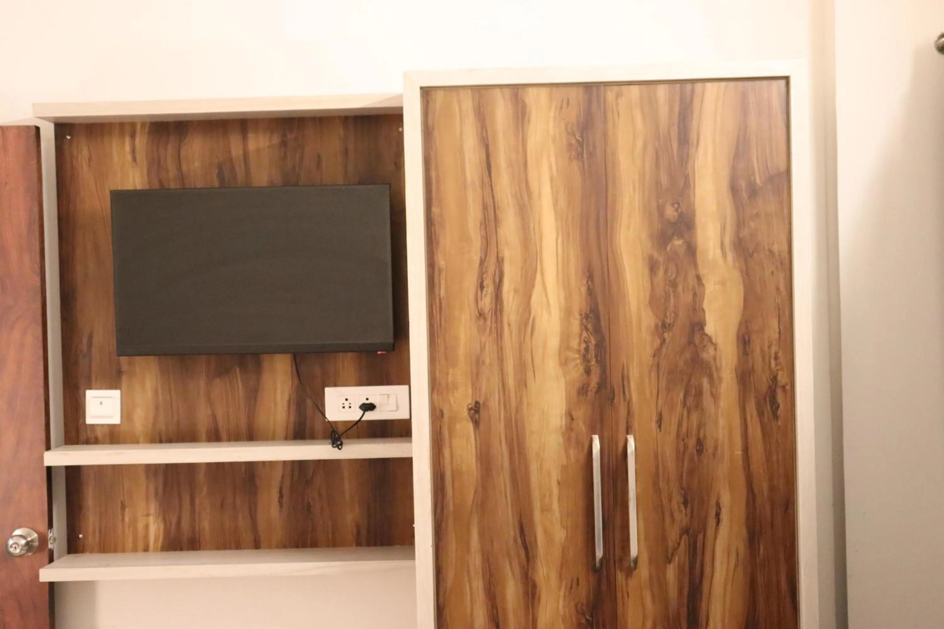 TV and multimedia in Paradise Inn