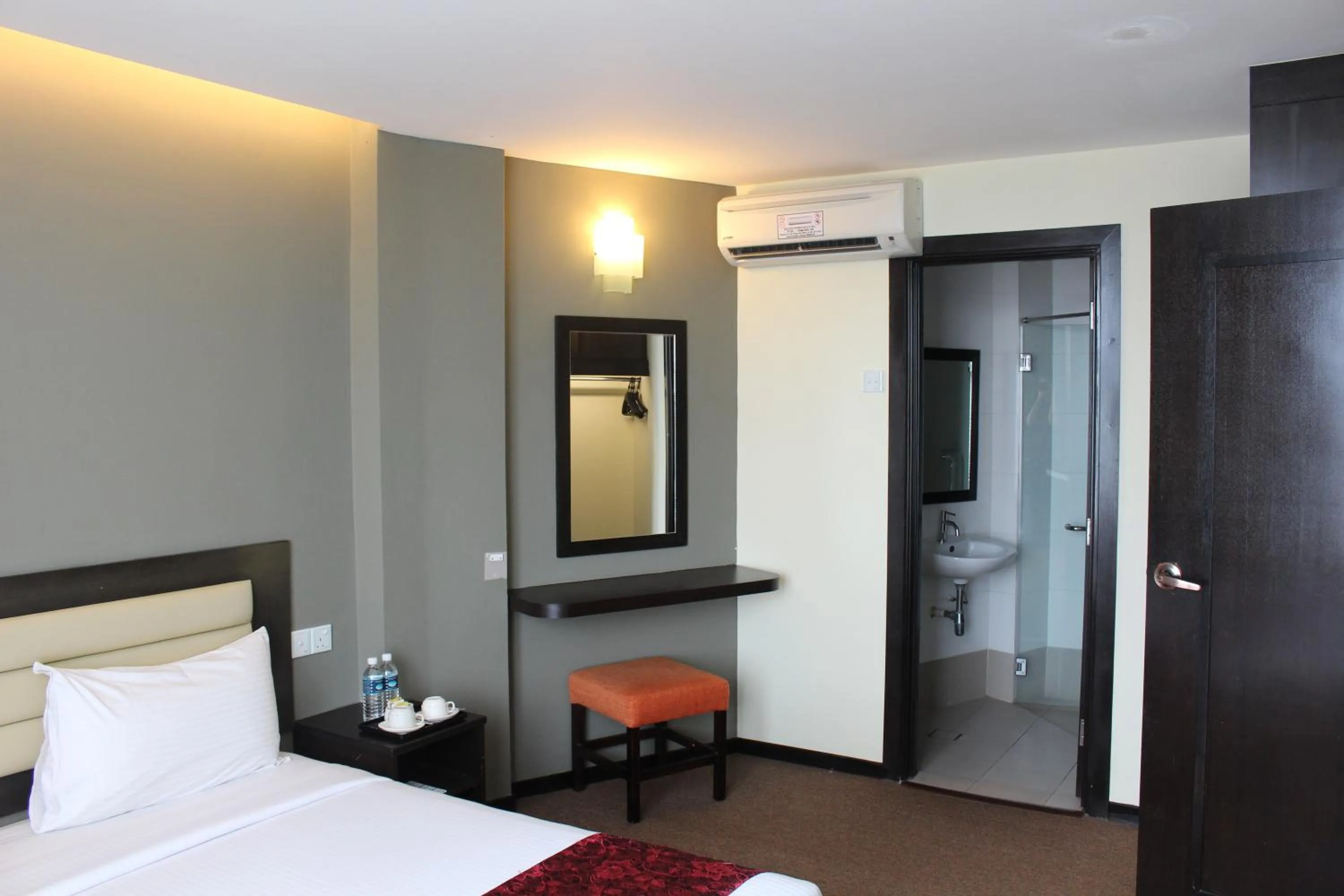 Bed in Paradise Spa Hotel