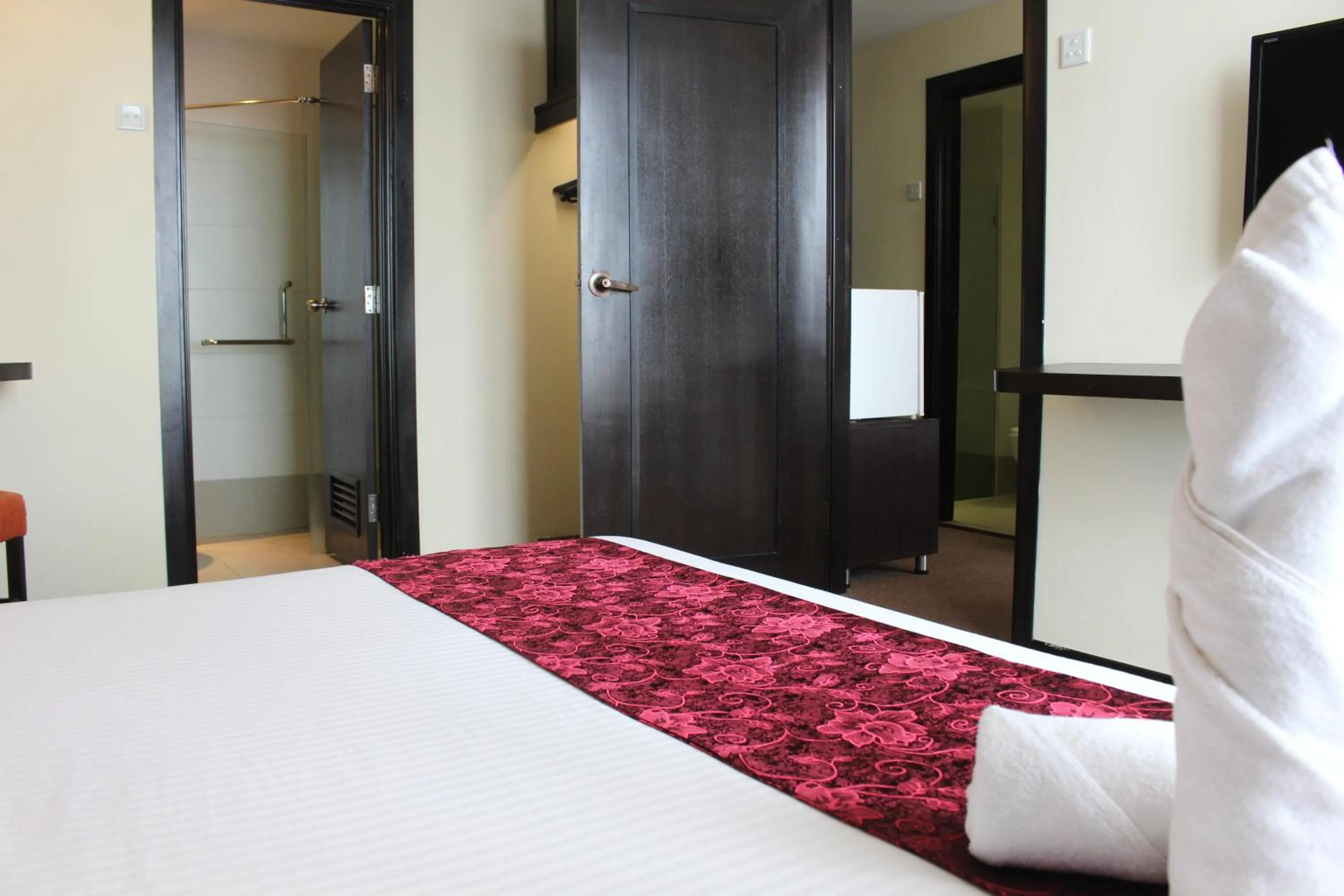 Bed in Paradise Spa Hotel