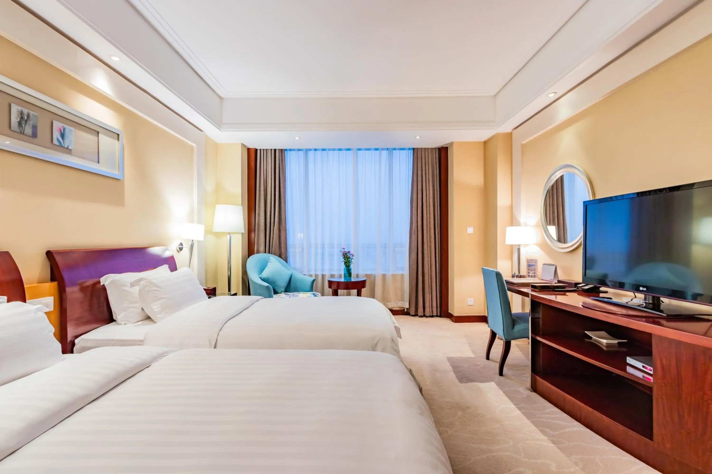Photo of the whole room, Bed in Plaza Hotel Yuyao
