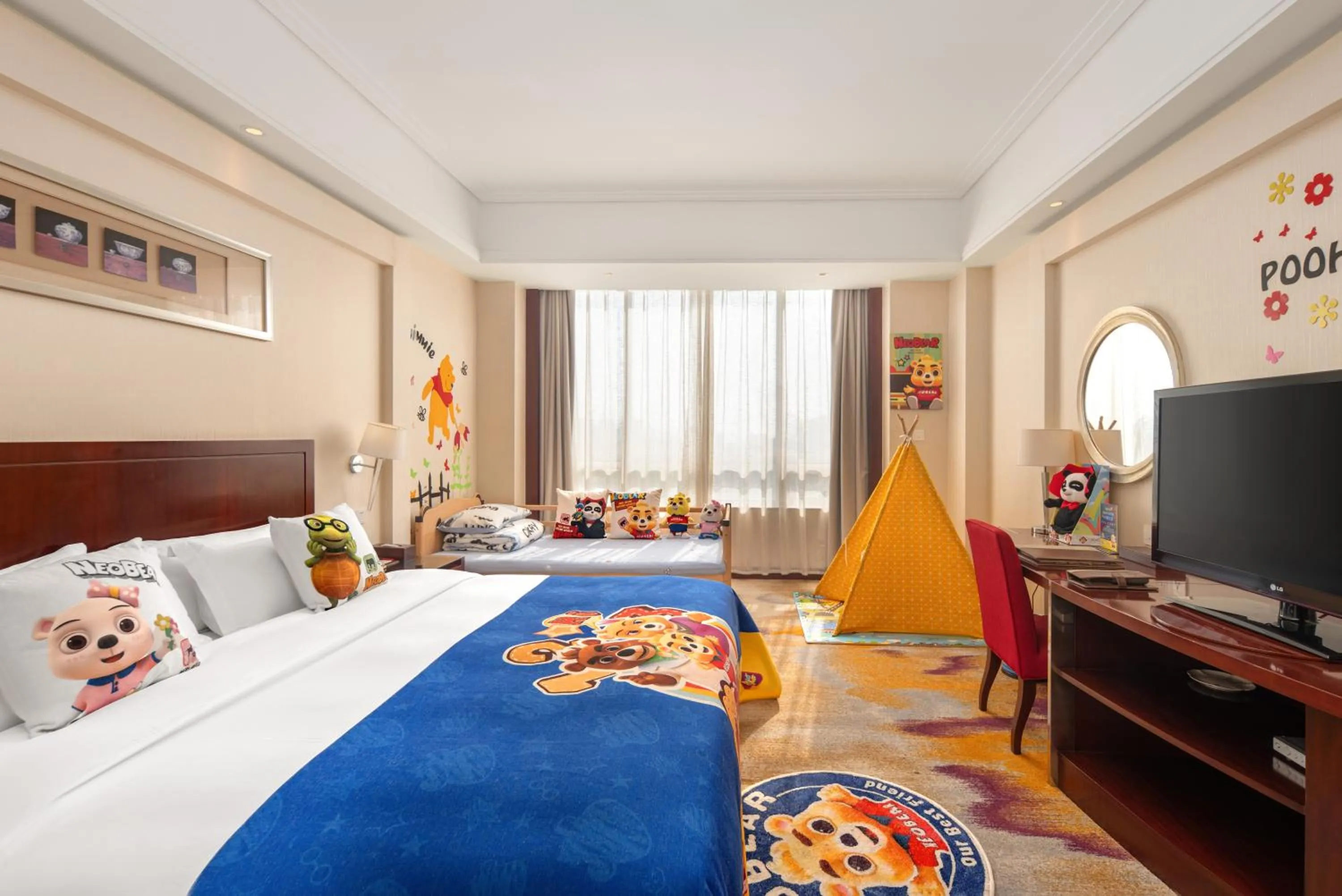 Photo of the whole room, Bed in Plaza Hotel Yuyao