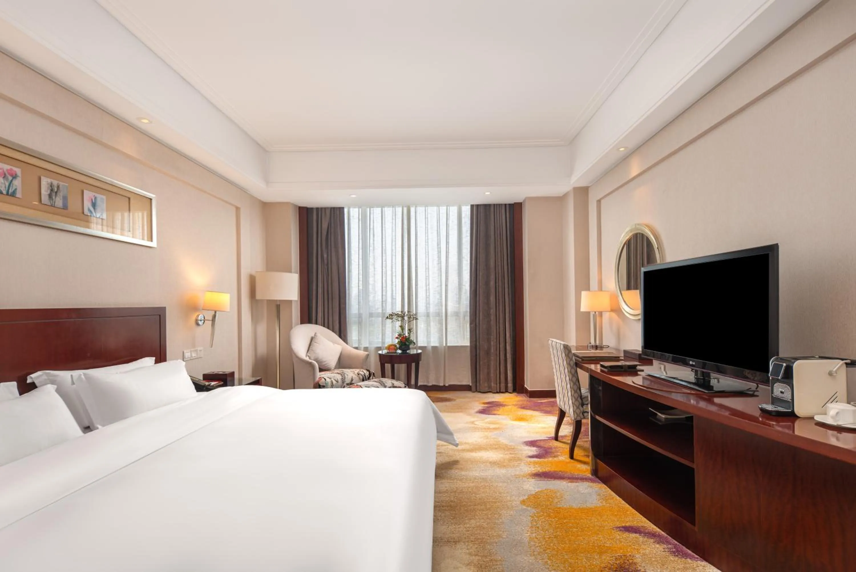 Photo of the whole room, Bed in Plaza Hotel Yuyao