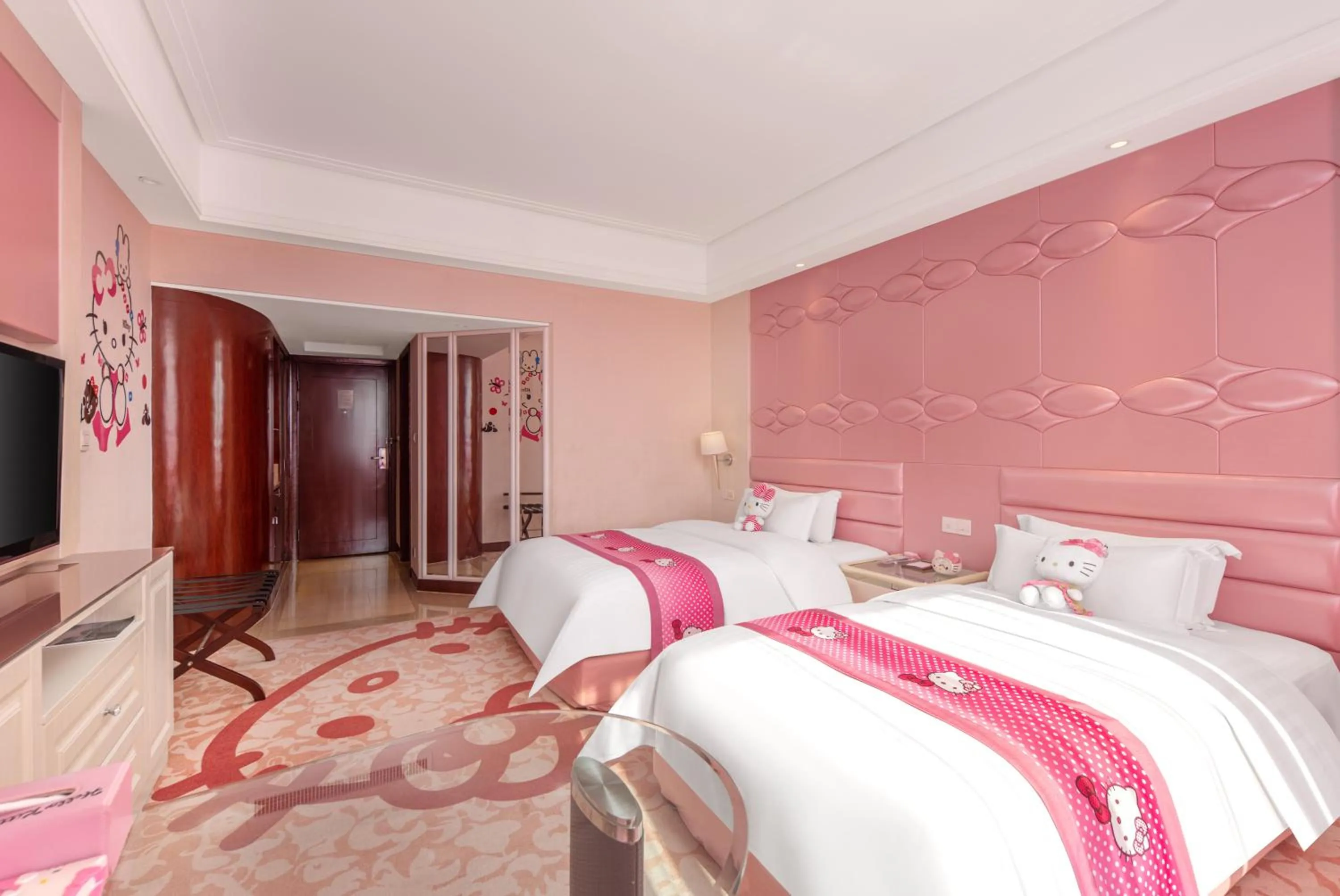 Photo of the whole room, Bed in Plaza Hotel Yuyao