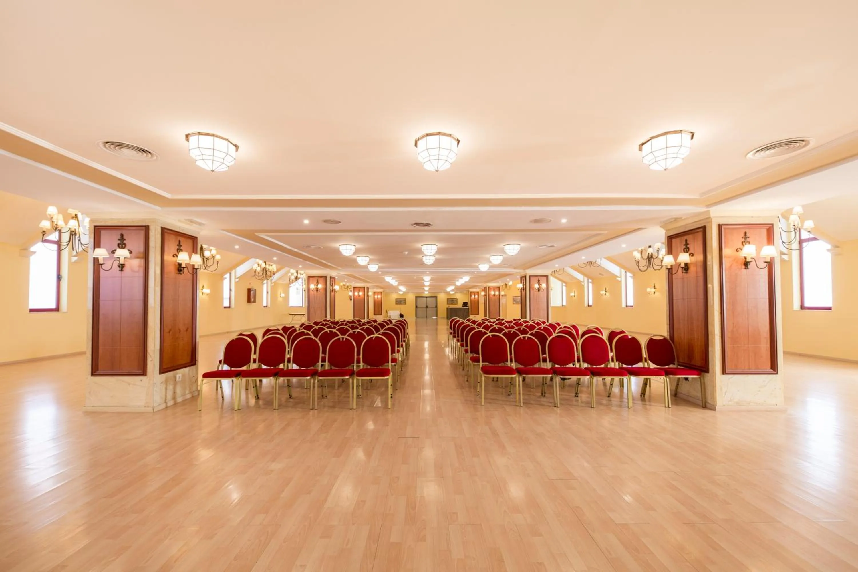 Banquet/Function facilities in Las Palmeras Affiliated by FERGUS