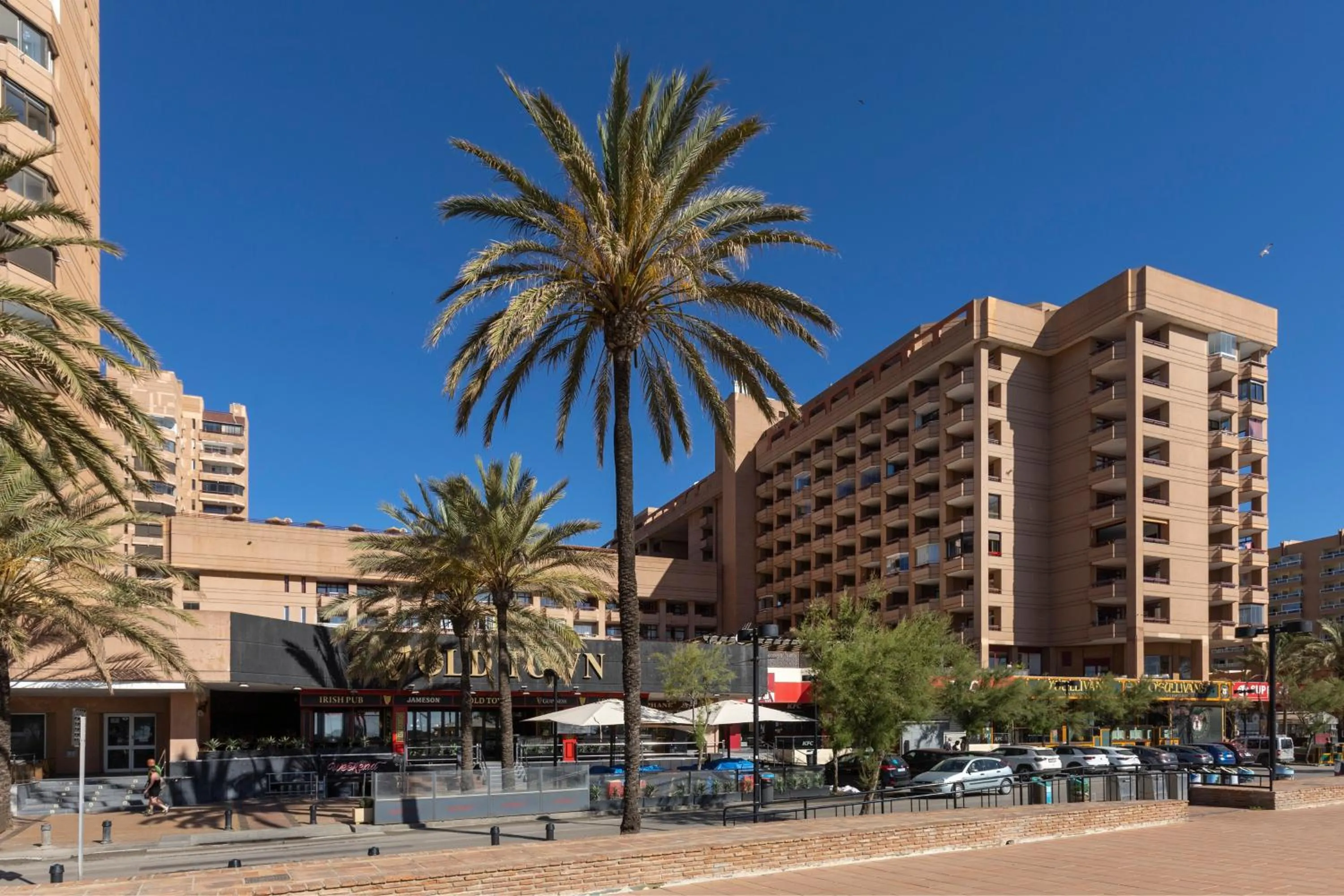 Property building in Las Palmeras Affiliated by FERGUS