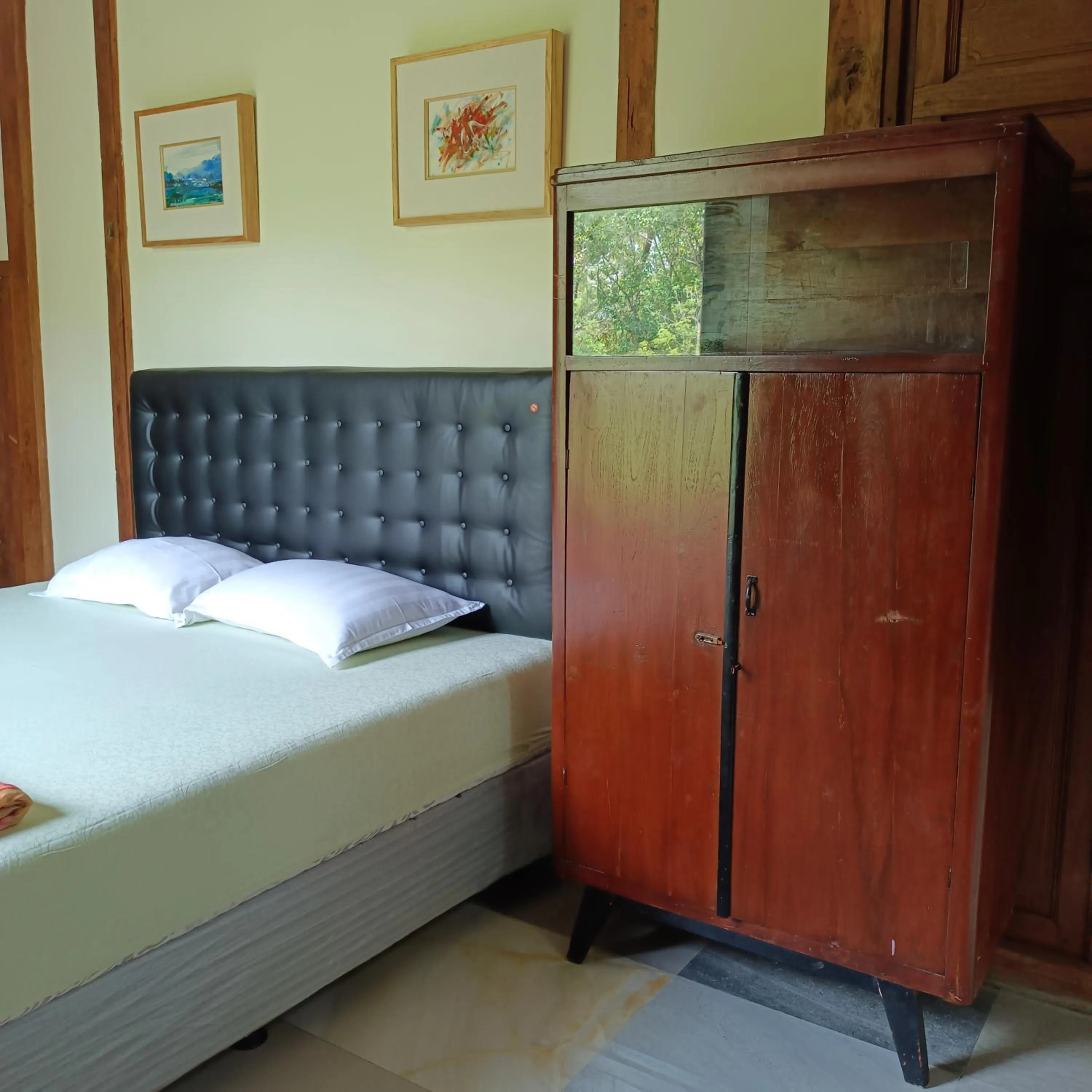 Bed in Omah Singo Stay & Resto Yogyakarta