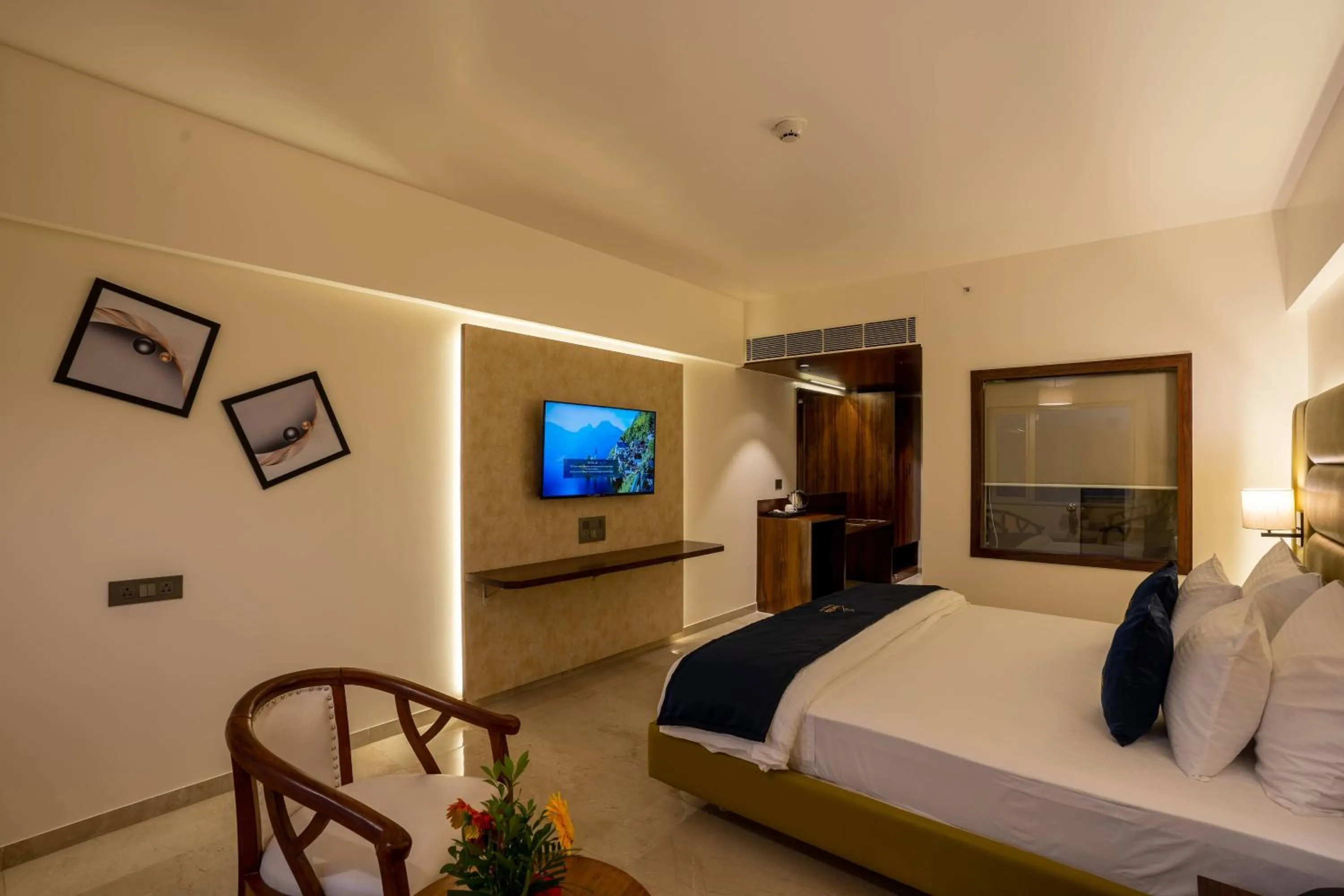 Bed in Mastiff Grand The Sia Palace Suites & Banquets, Khopoli, Near Imagica