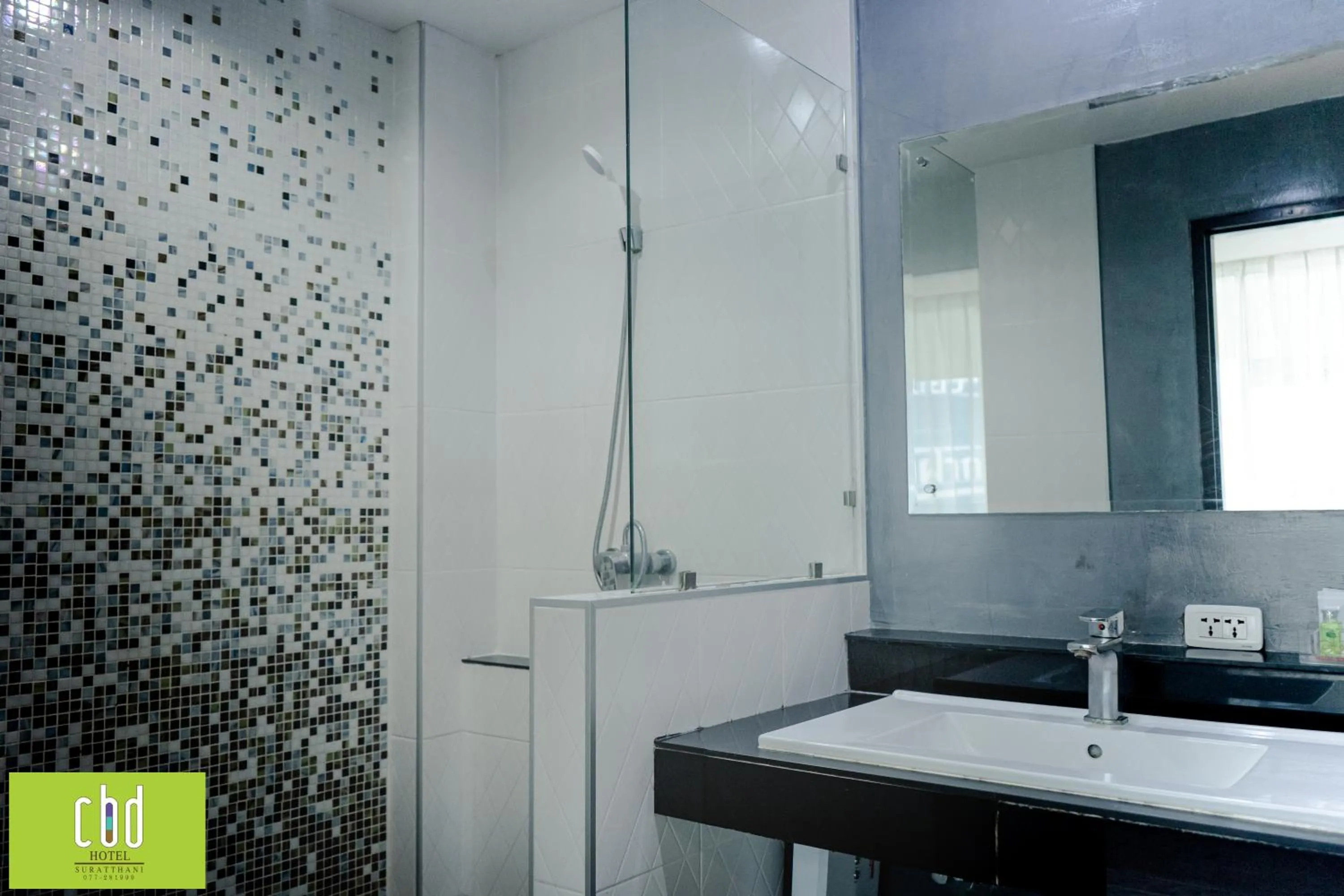 Shower in CBD Hotel Suratthani