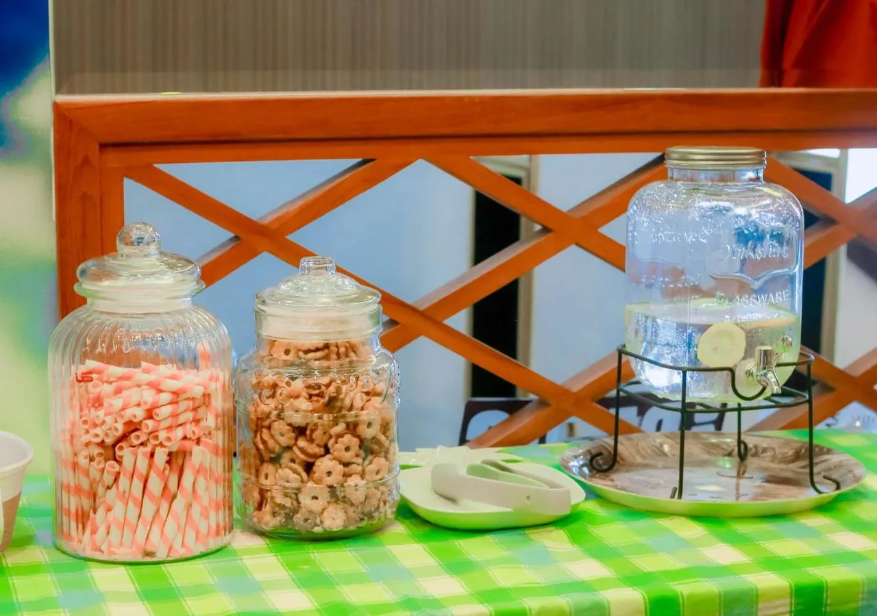 Food and drinks in CBD Hotel Suratthani