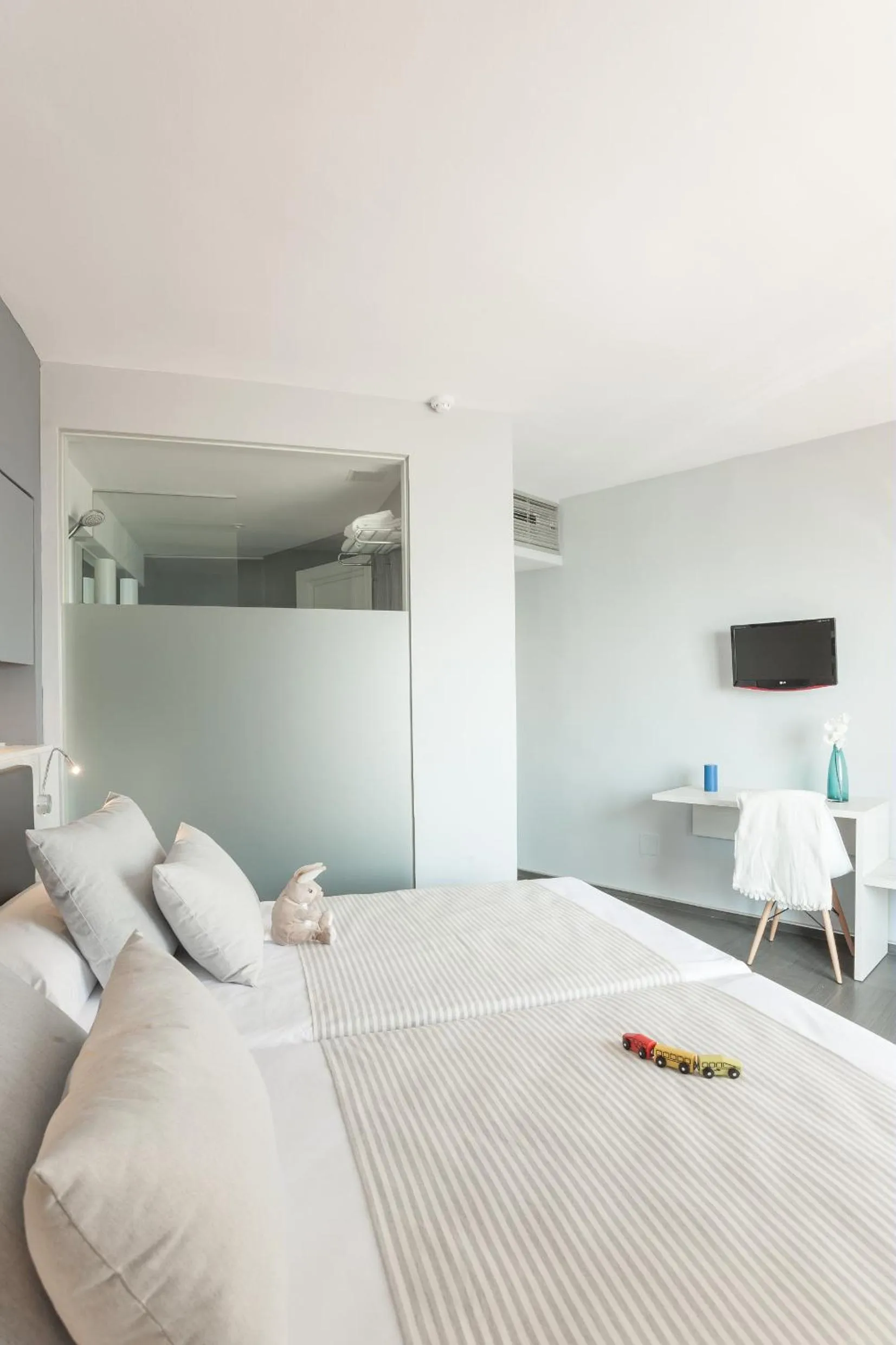 Bedroom, Bed in Hotel El Puerto by Pierre Vacances