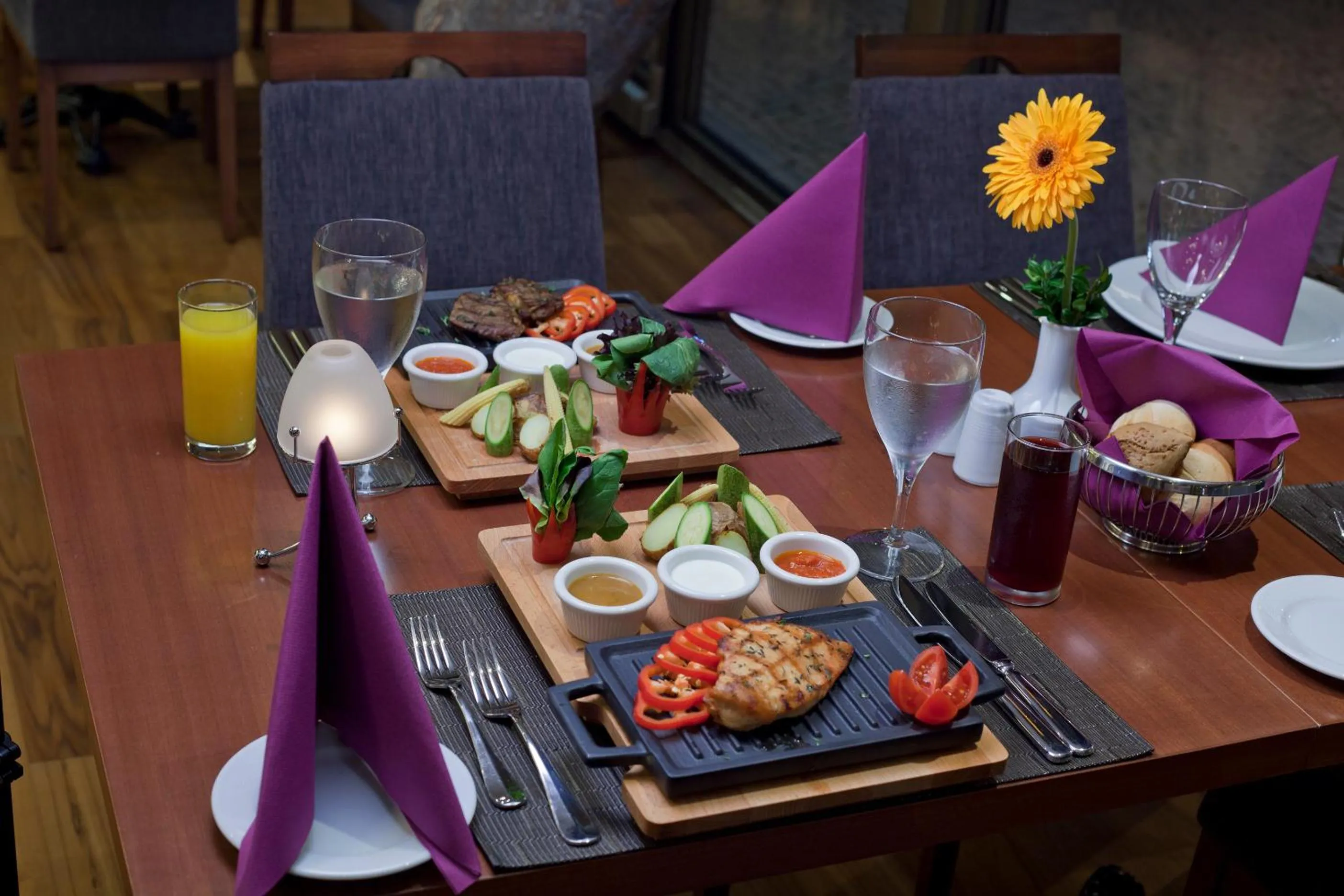 Restaurant/places to eat in The Parma Hotel & Spa Taksim