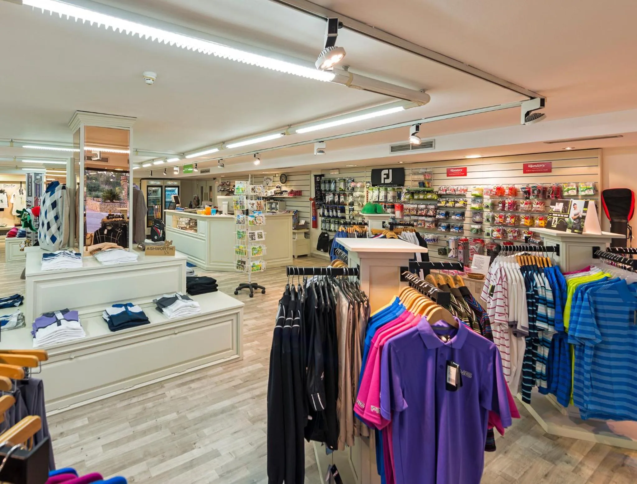 On-site shops in La Cala Resort