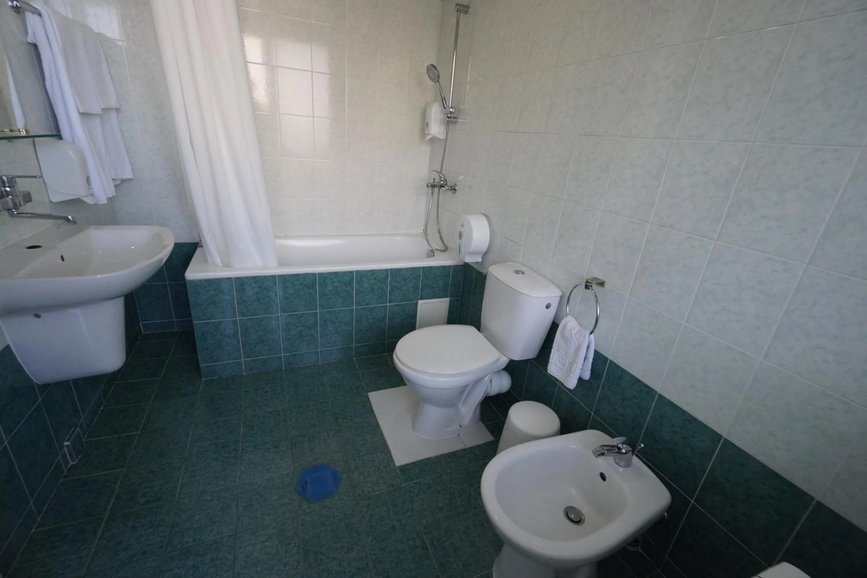 Bathroom in Jeweller Hotel