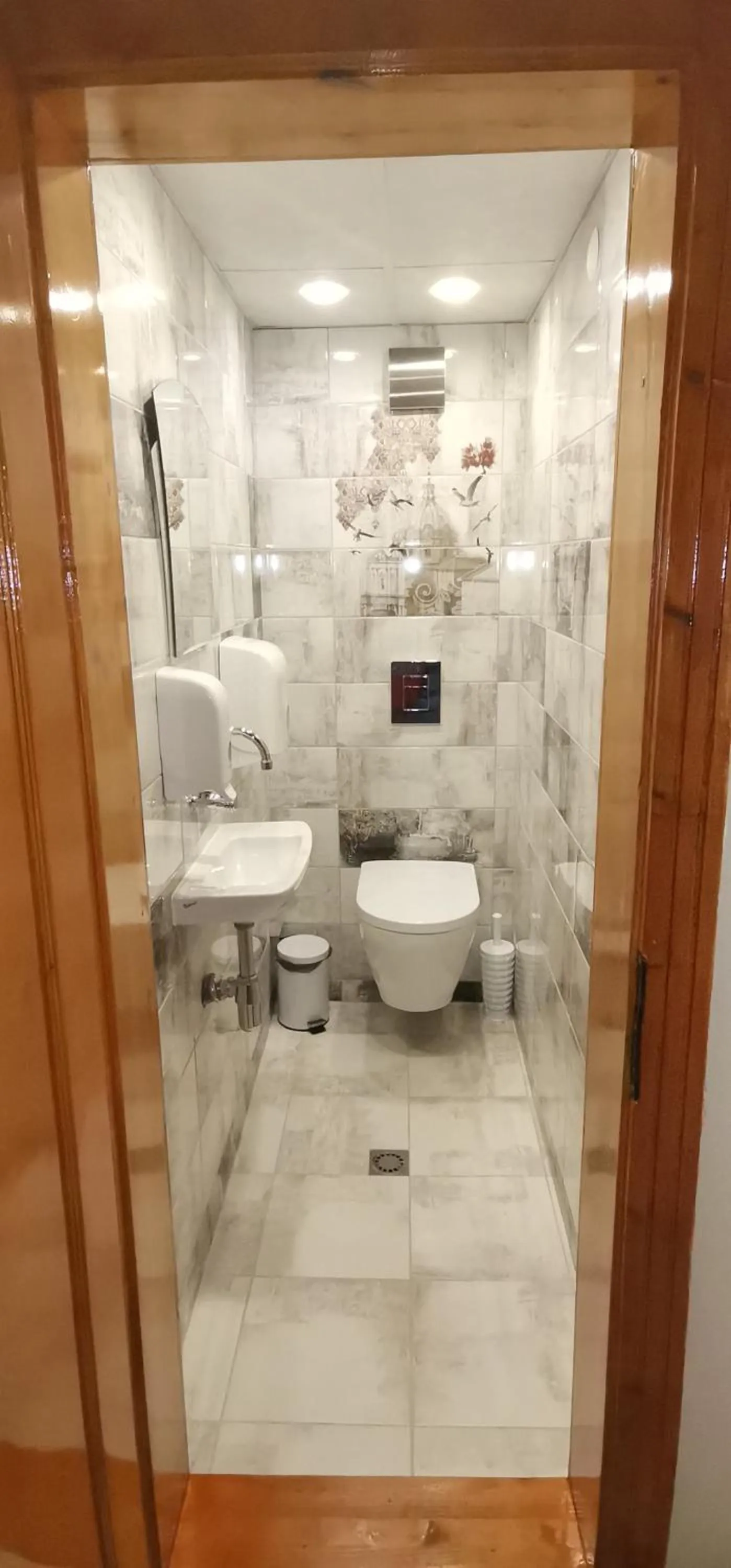 Toilet in Jeweller Hotel