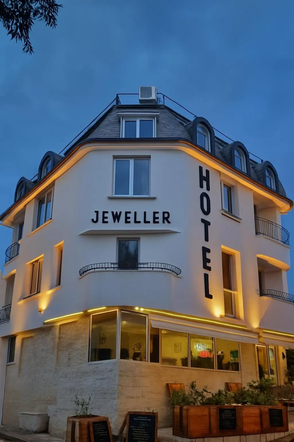 Facade/entrance in Jeweller Hotel