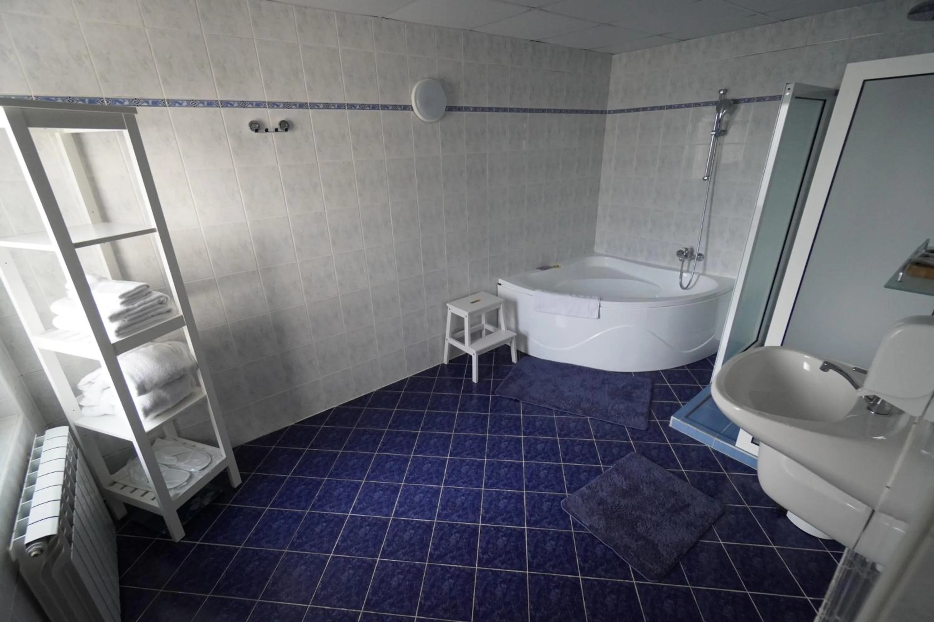 Bathroom in Jeweller Hotel