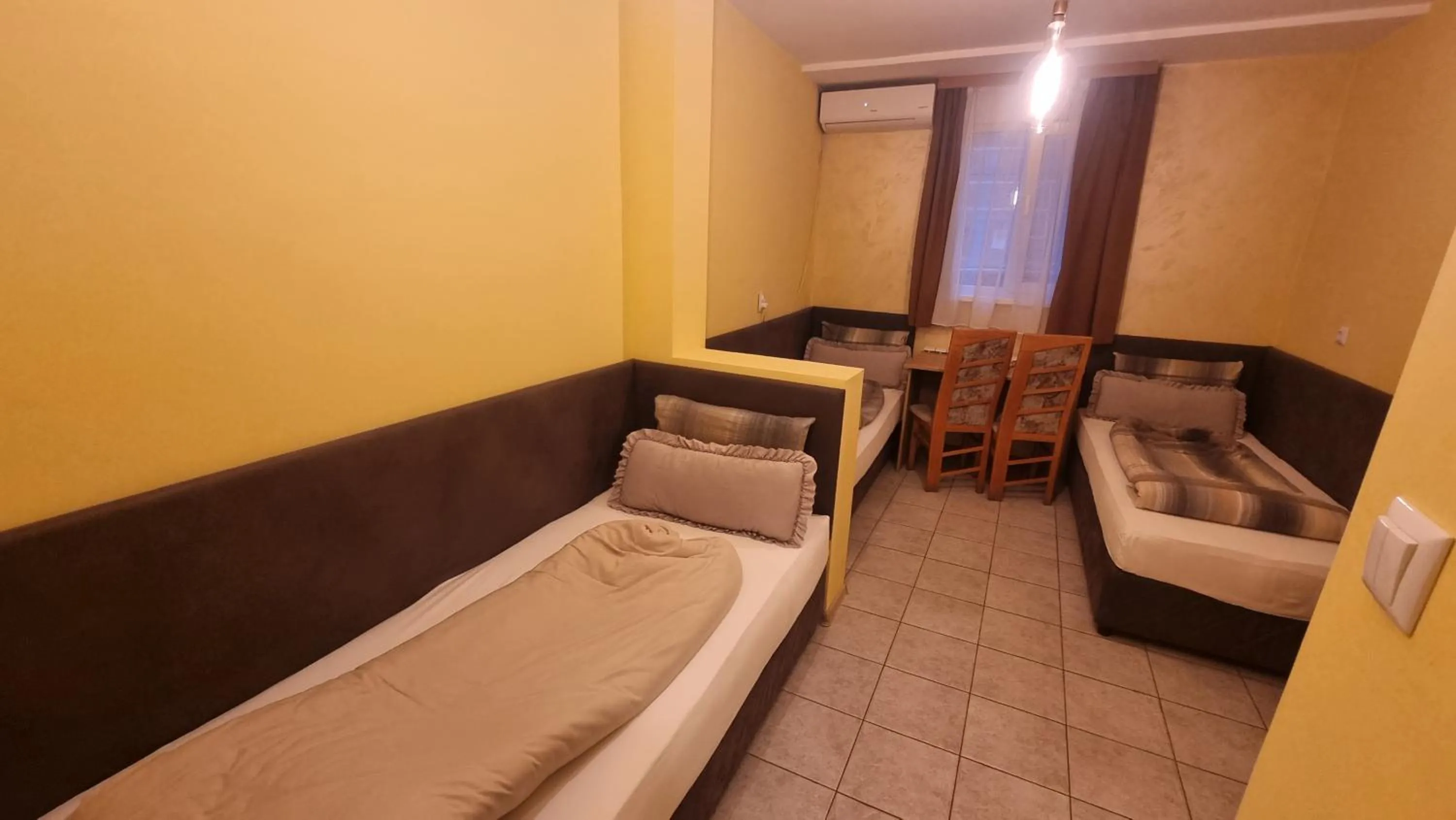 Photo of the whole room in Jeweller Hotel