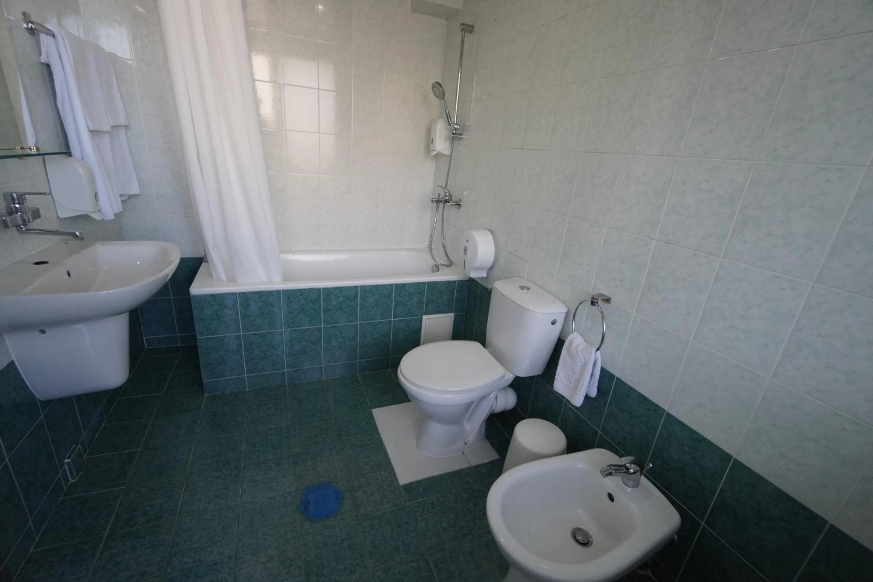 Bathroom in Jeweller Hotel