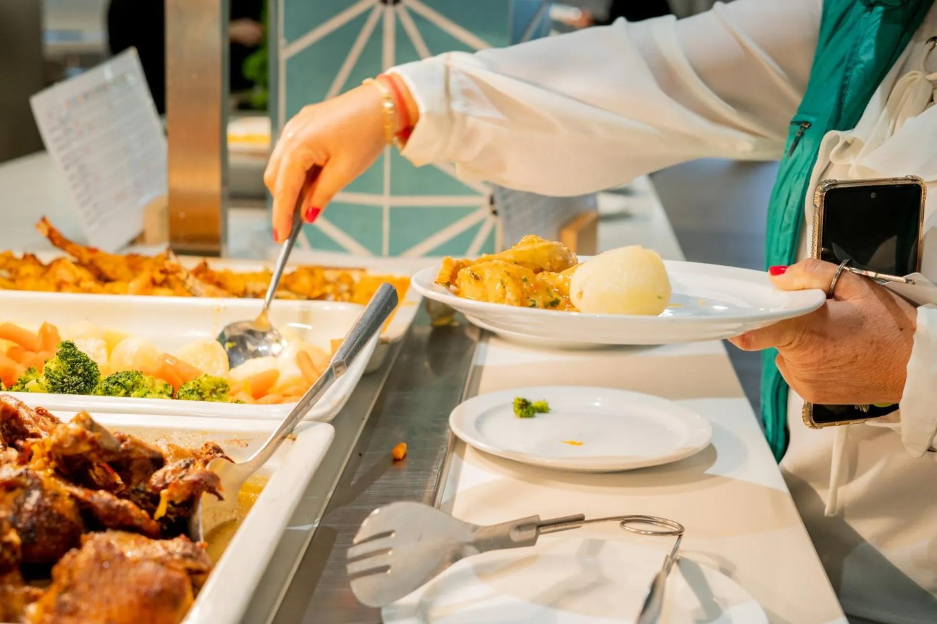 Food and drinks in Checkin Bungalows Atlántida