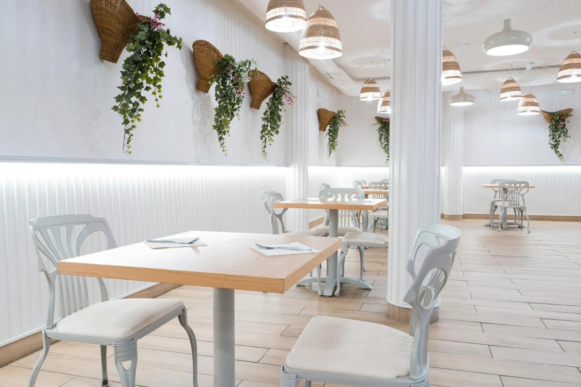 Restaurant/places to eat in Checkin Bungalows Atlántida