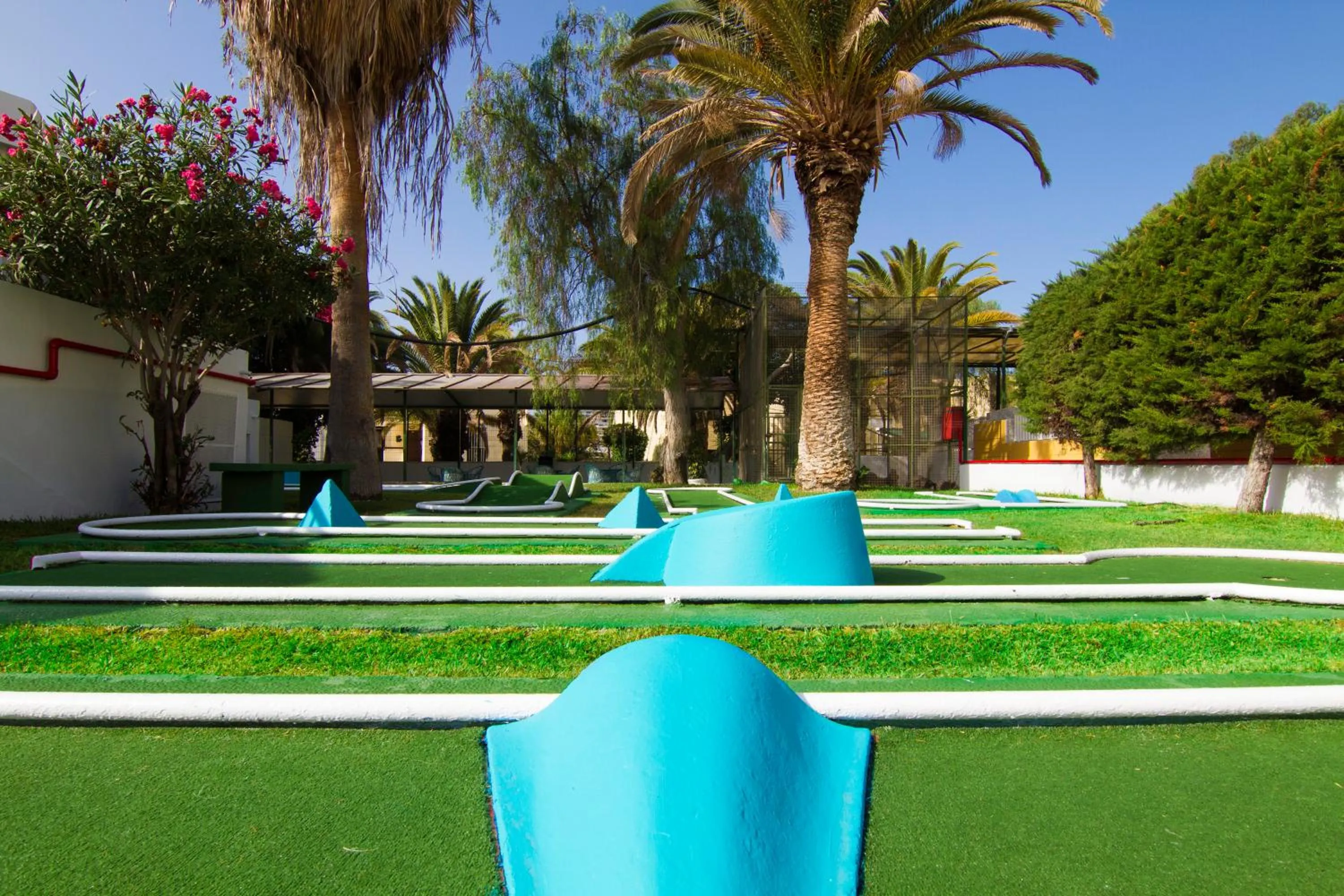 Minigolf in Checkin Bungalows Atlántida