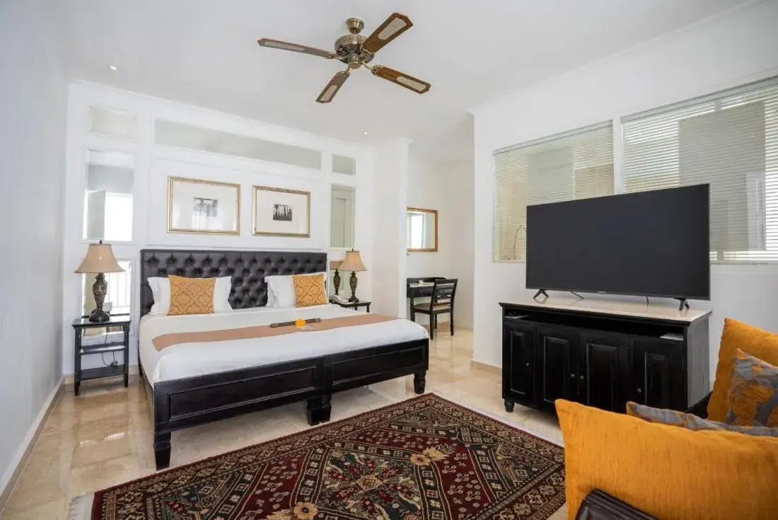 Large Double Room in The Colony Hotel Bali Large Double Room in The Colony Hotel Bali