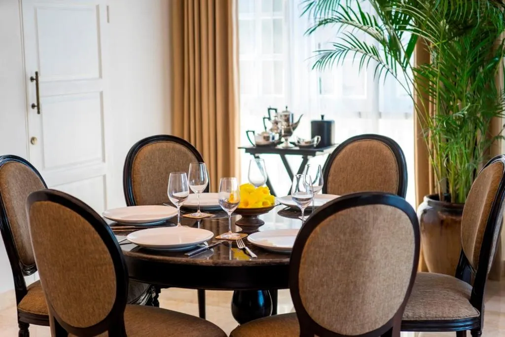 Restaurant/places to eat in The Colony Hotel Bali