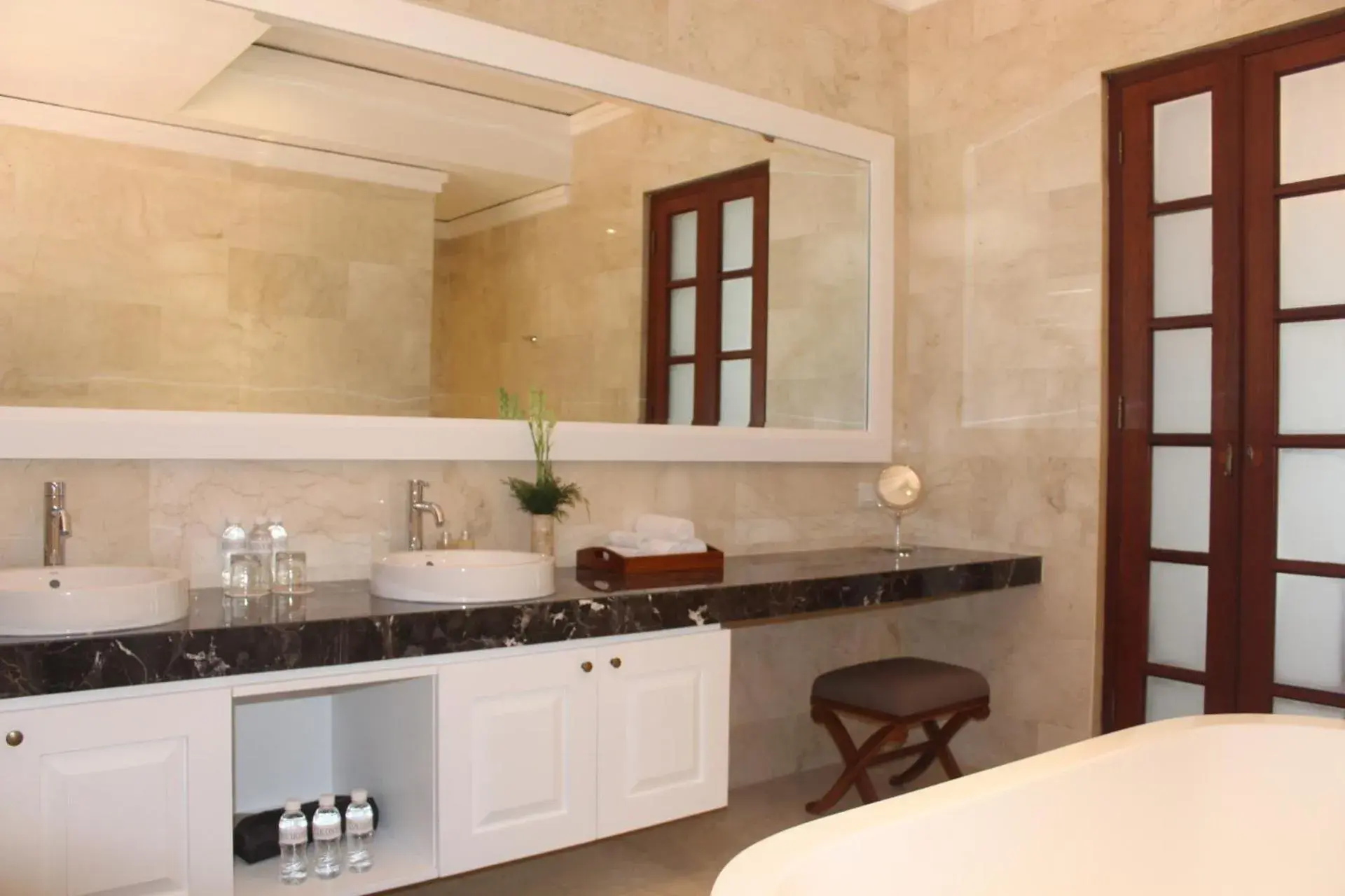 Club Grand Suite in The Colony Hotel Bali Club Grand Suite in The Colony Hotel Bali