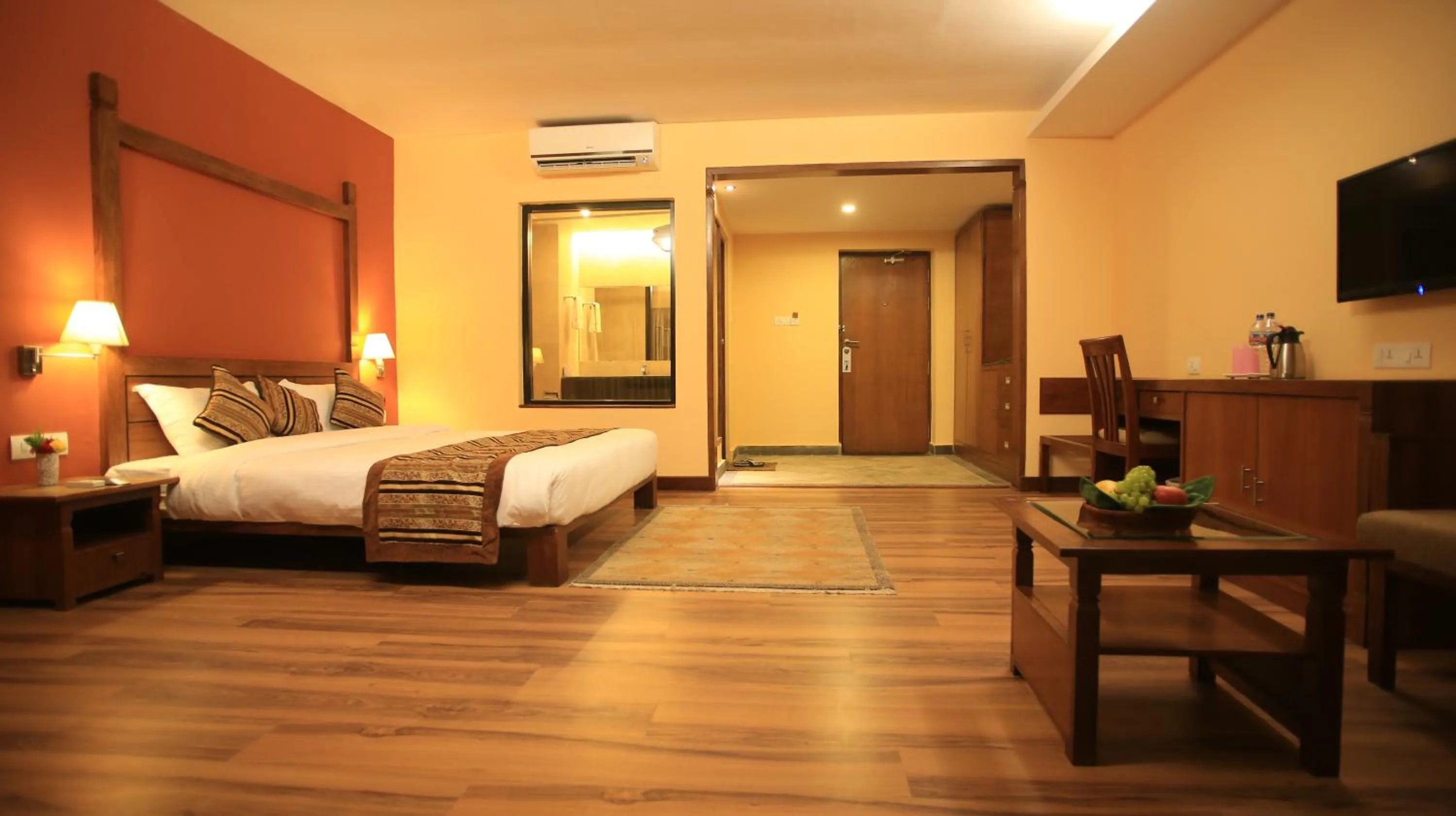 Photo of the whole room, Bed in Landmark Forest Park